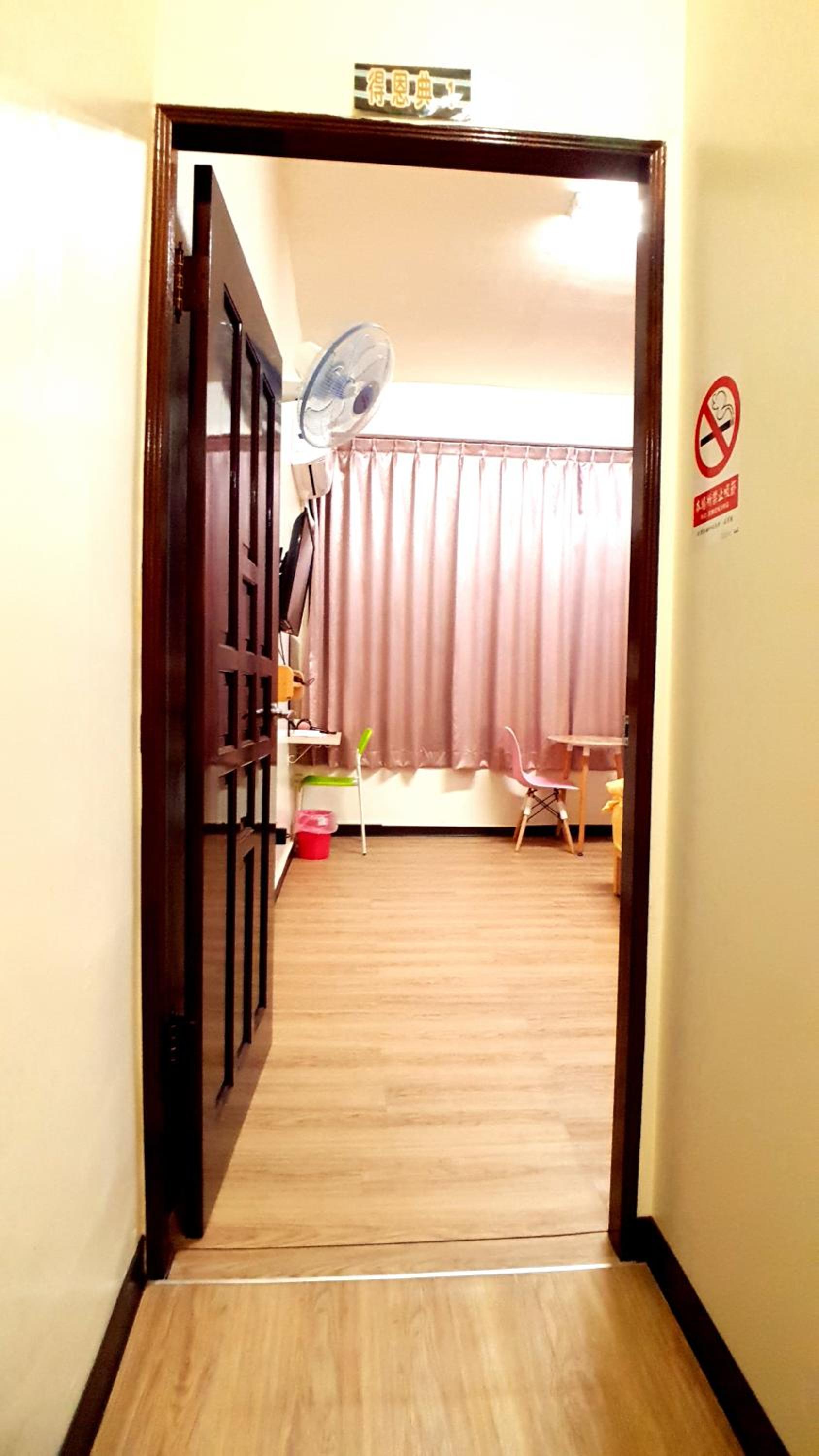 Standard Double Room with Shared Bathroom photo 1