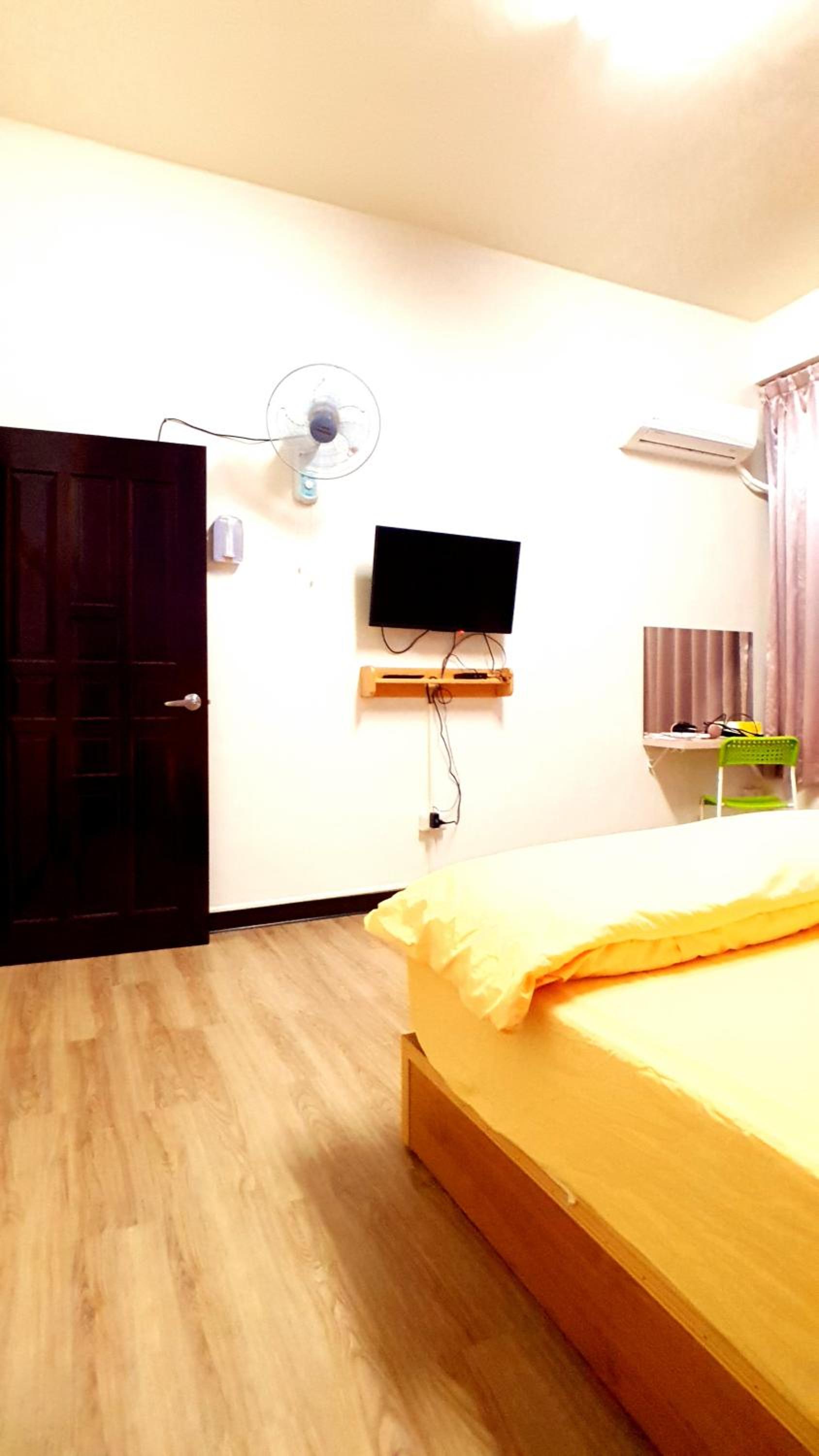 Standard Double Room with Shared Bathroom photo 3
