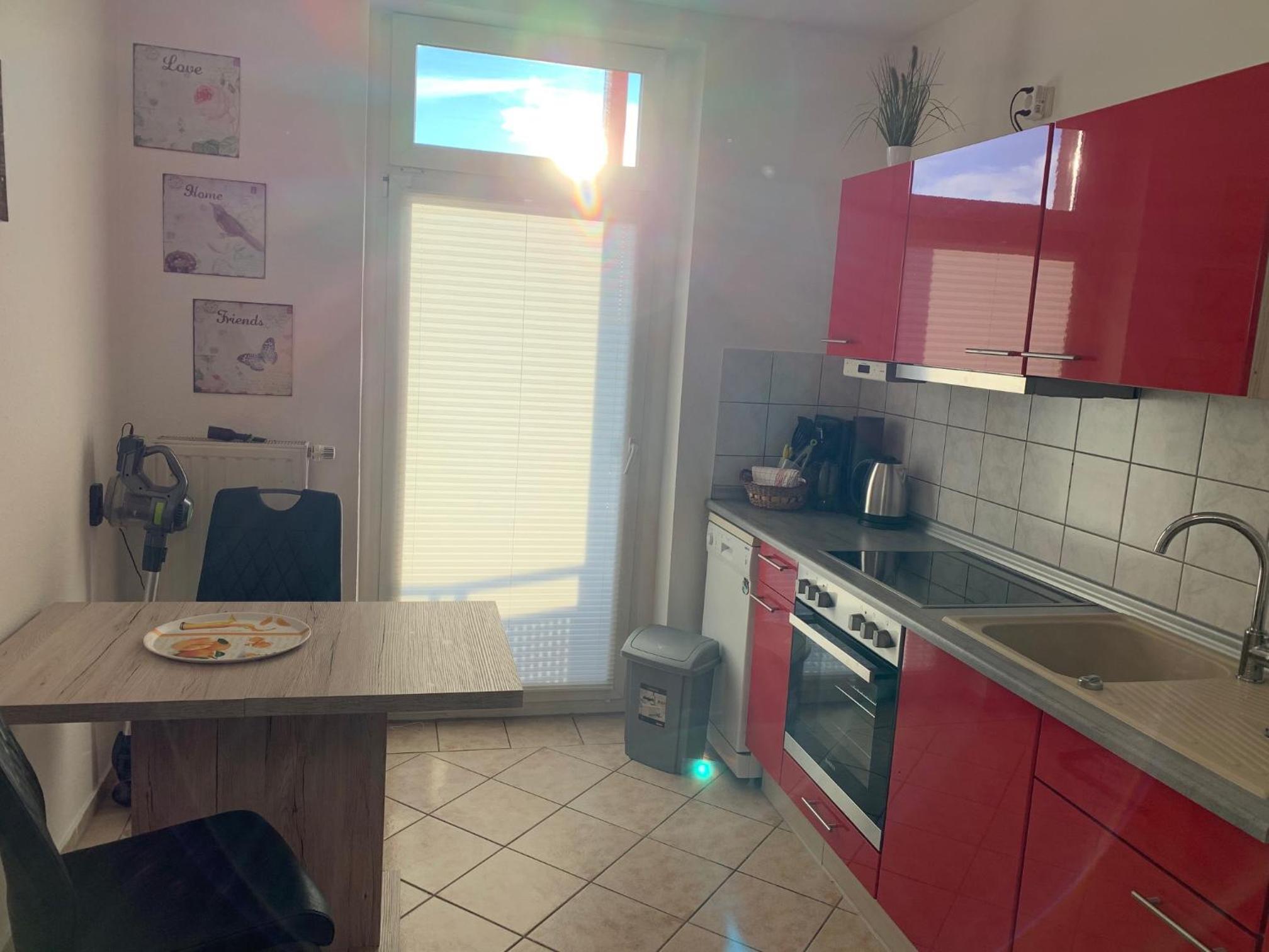 One-Bedroom Apartment - Photo 2