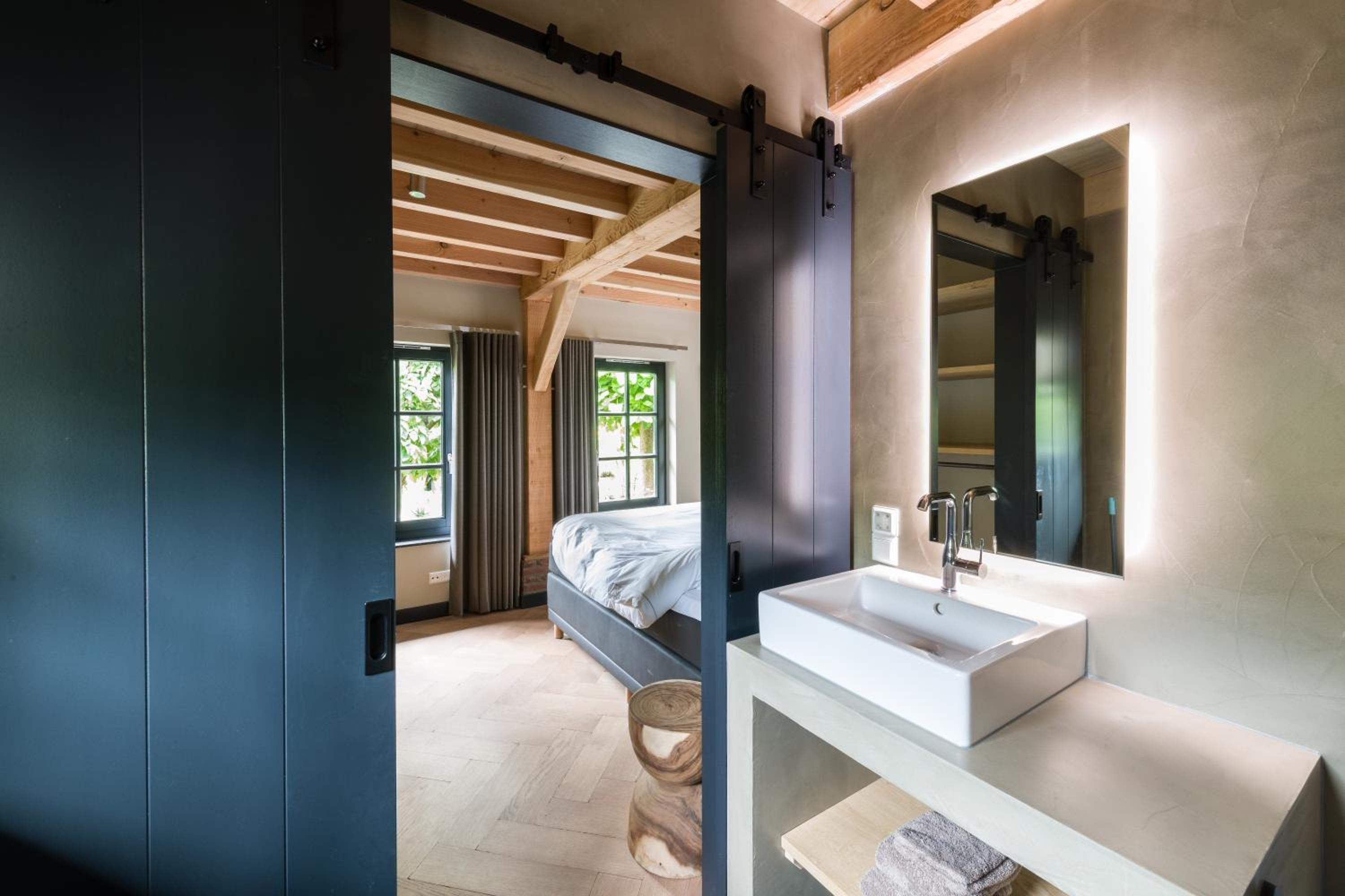 Two-Bedroom House - Photo 10