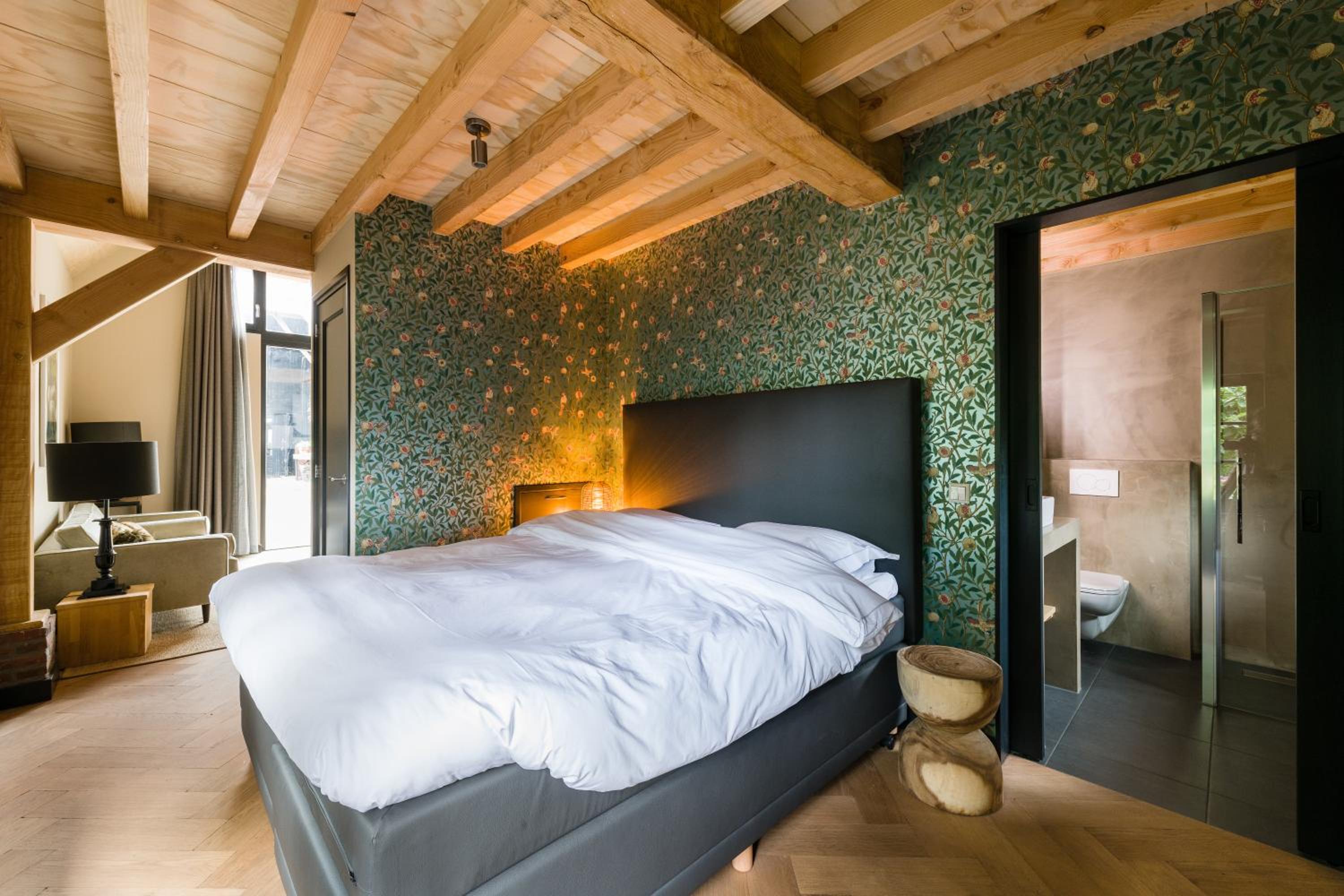 Two-Bedroom House - Photo 11