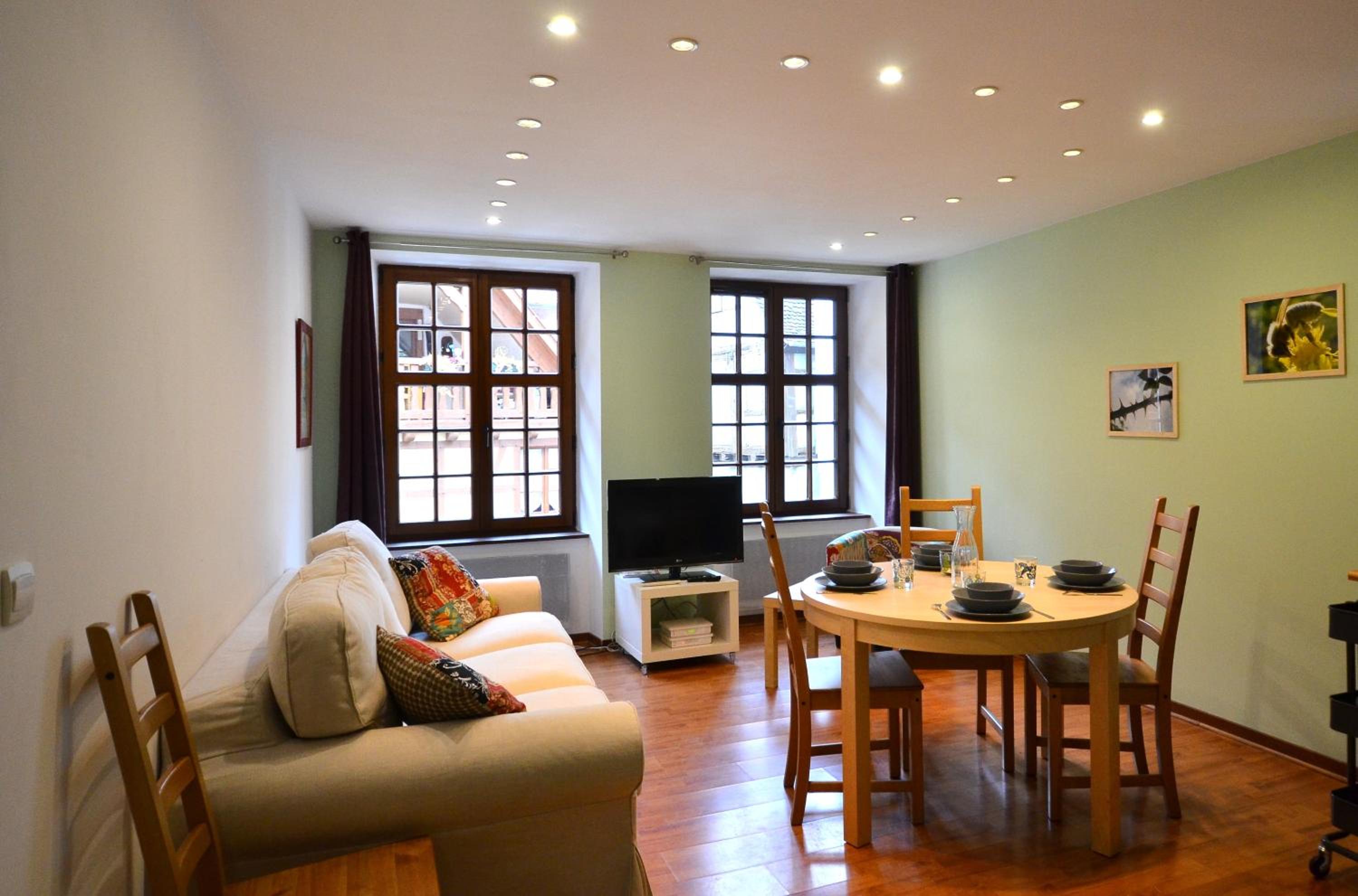 Two-Bedroom Apartment (6 Adults) LA LAVANDIERE photo 2