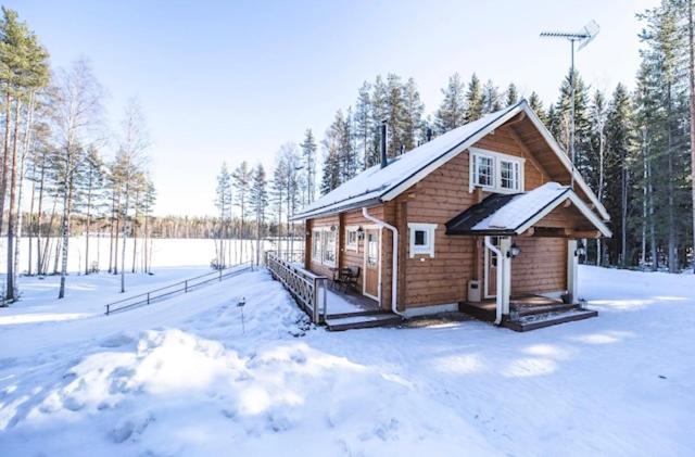 Three-Bedroom Cottage with Sauna photo 2