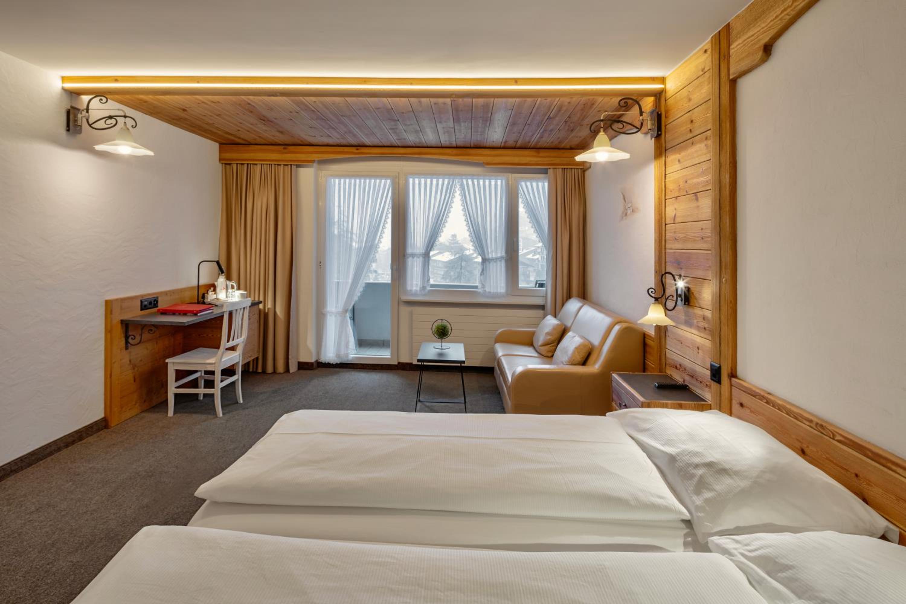Northern Twin Room - Photo 18