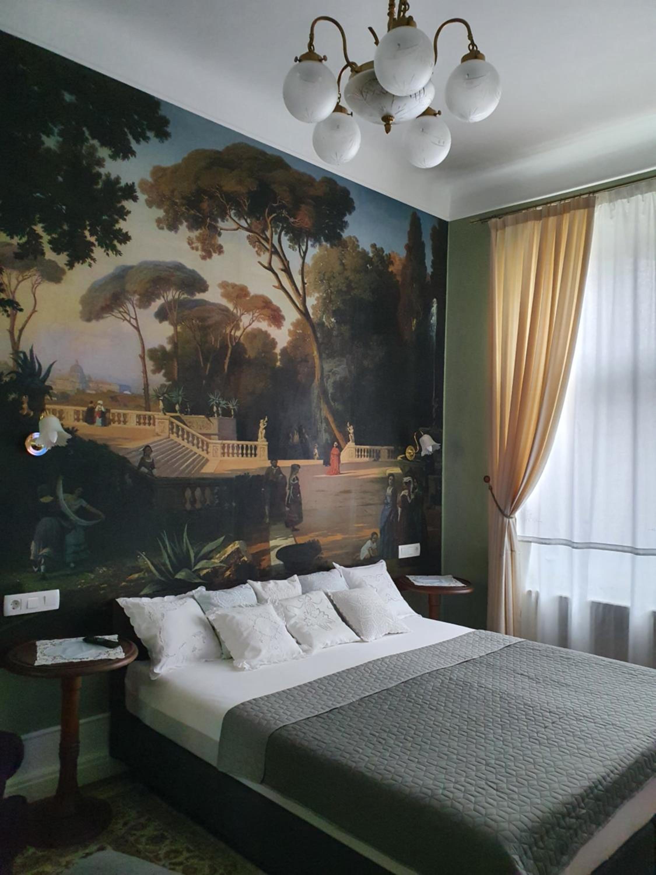 One-Bedroom Apartment - Photo 8