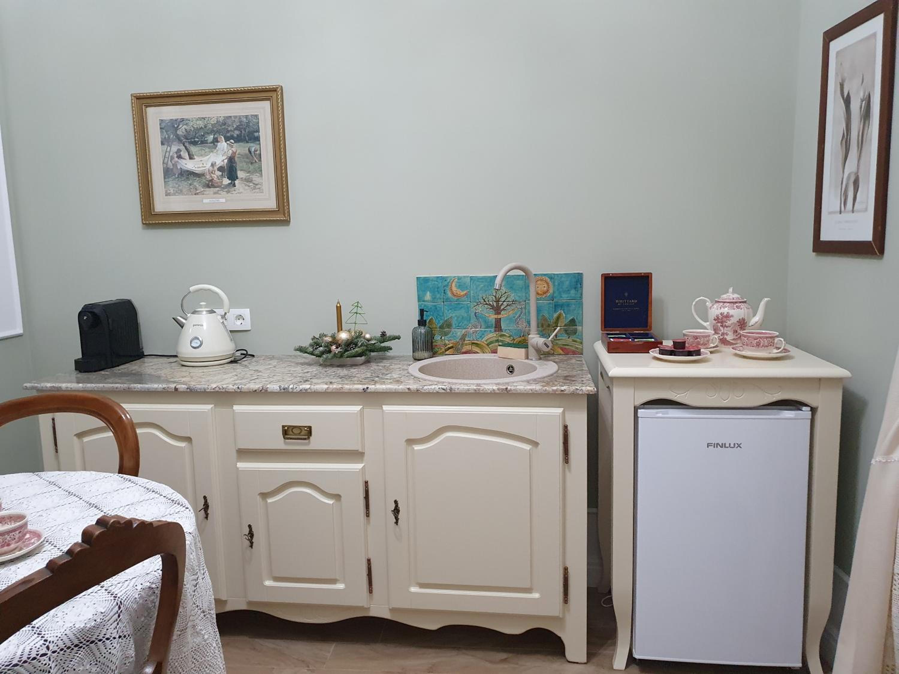 One-Bedroom Apartment - Photo 18