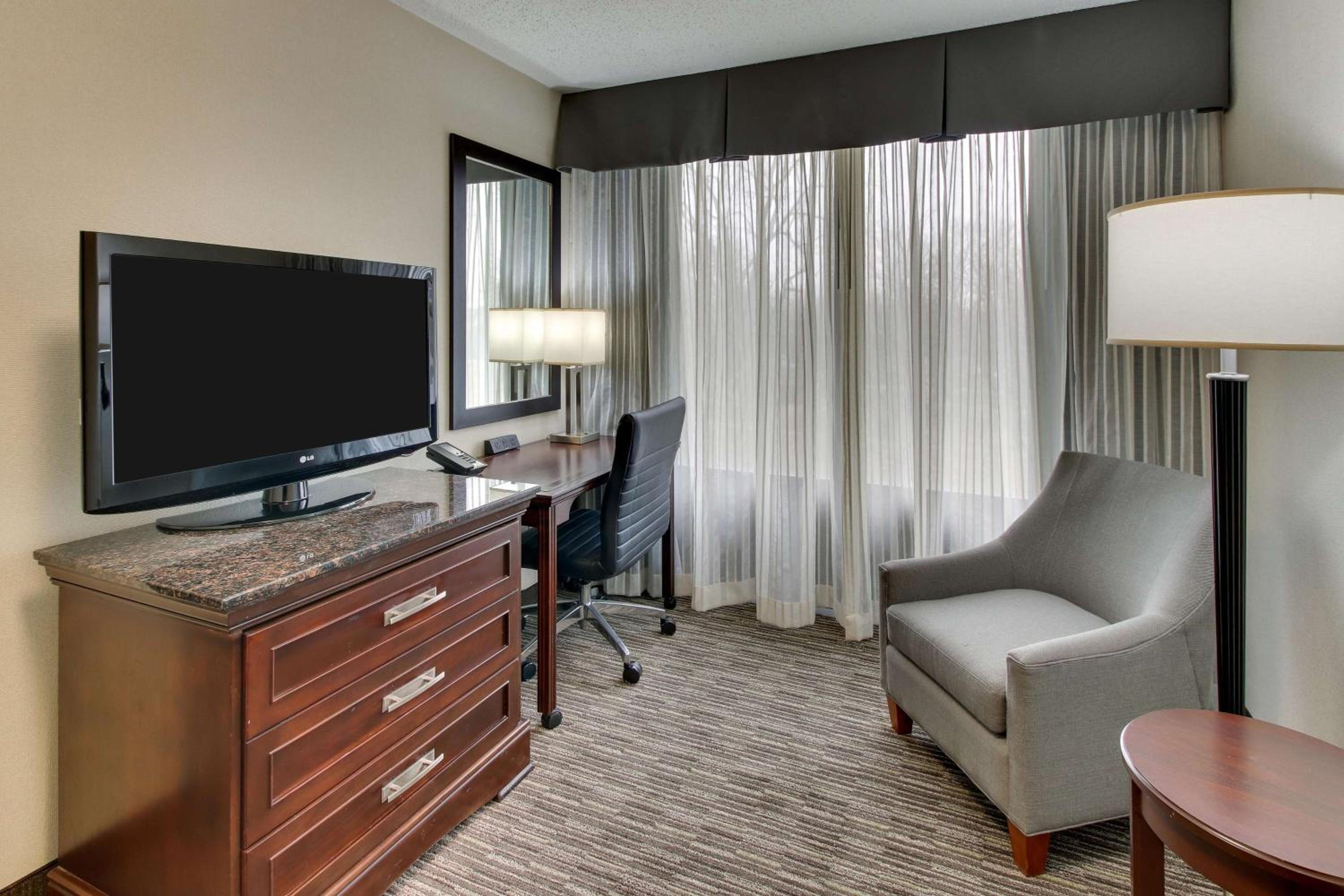 King Room - Non-Smoking - Photo 1