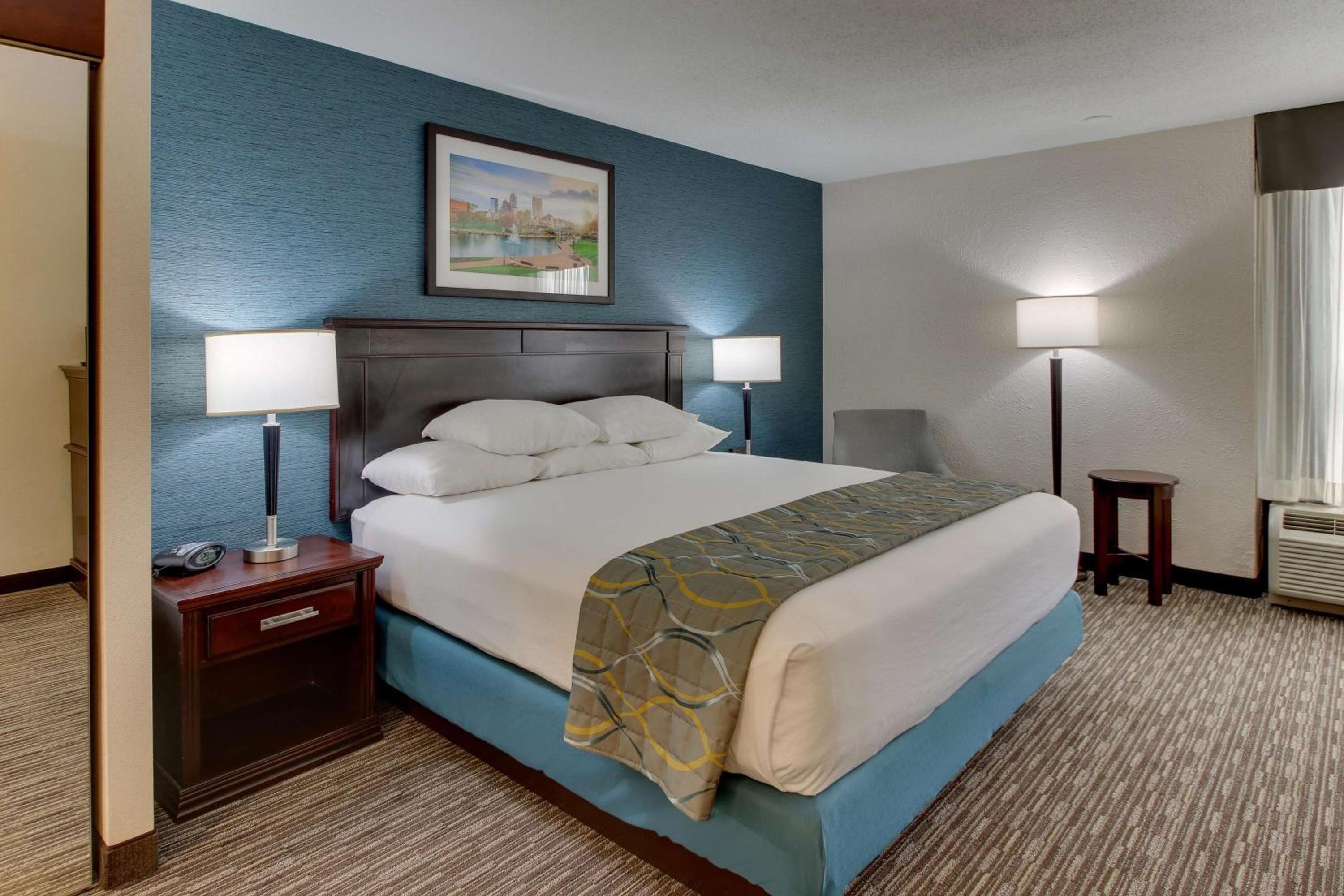 King Room - Non-Smoking - Photo 2