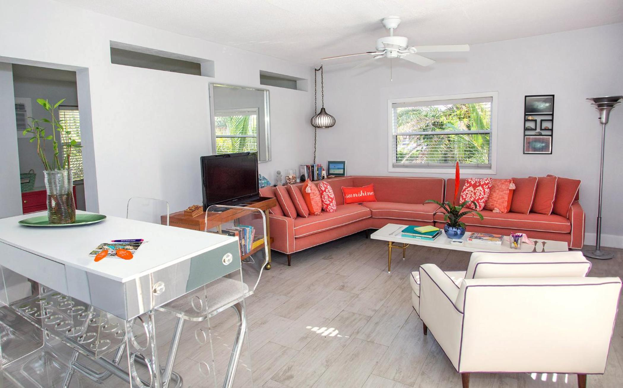 Queen Suite - Photo 2