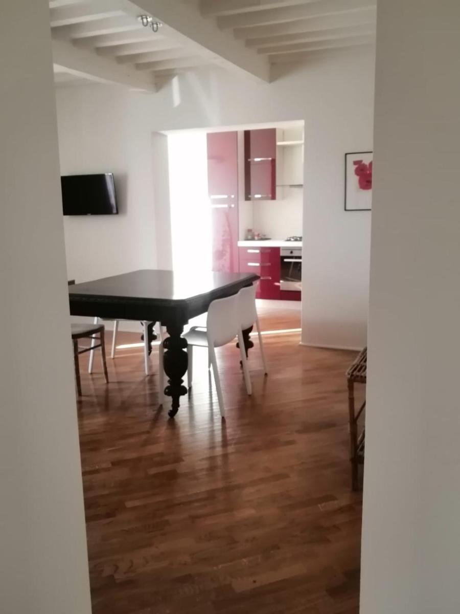 One-Bedroom Apartment photo 3