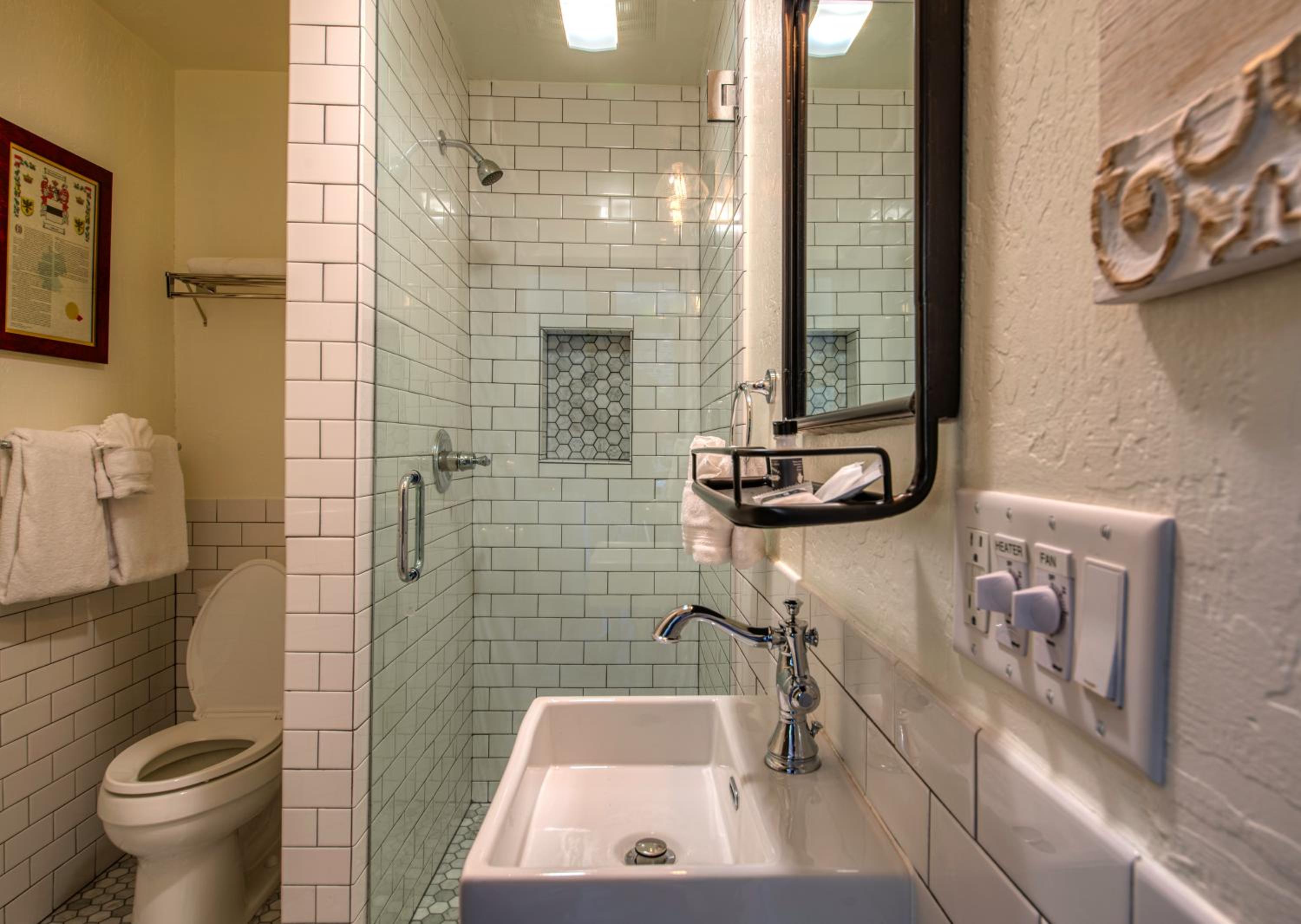 Deluxe King Room photo 2
