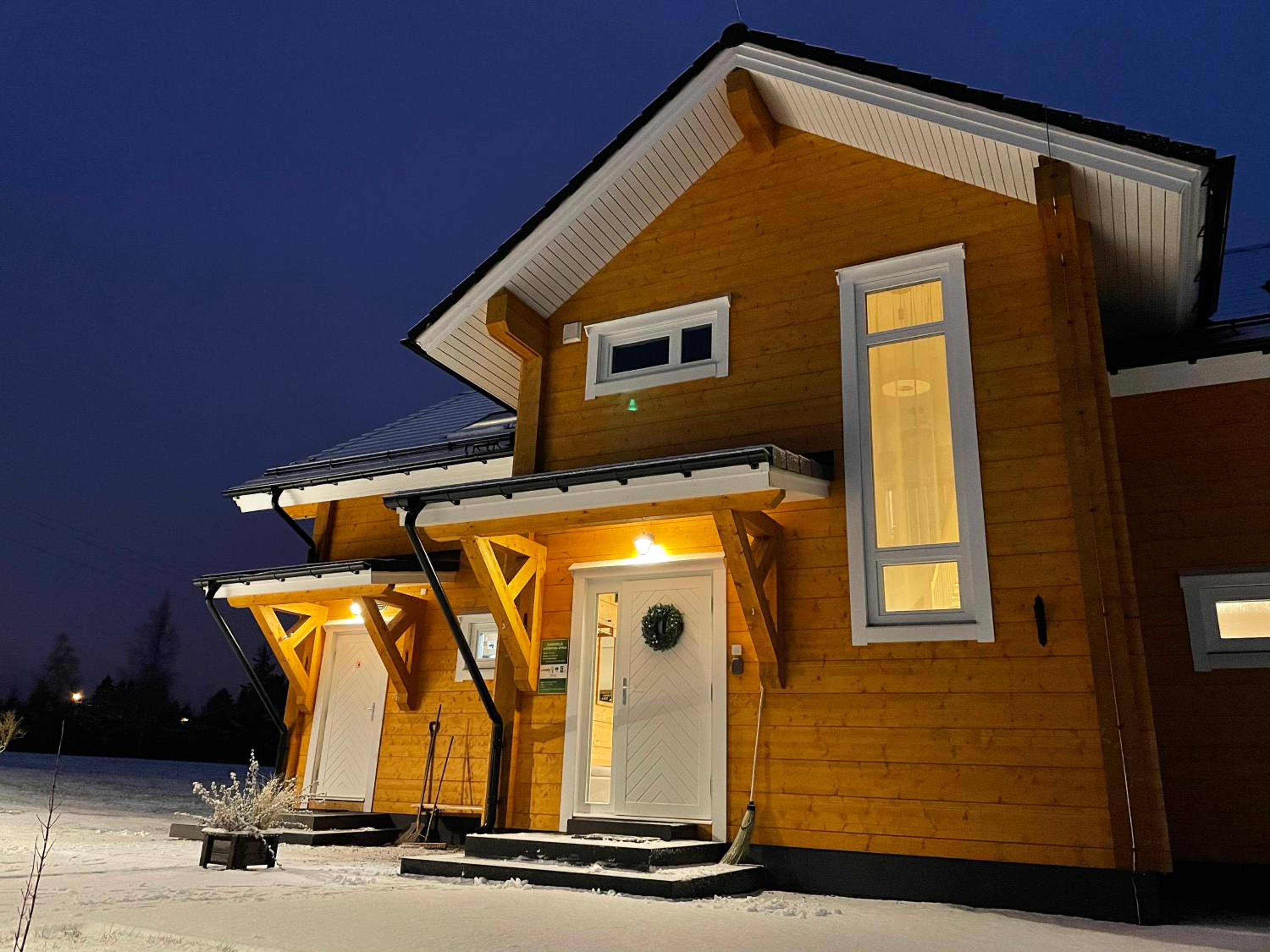 Five-Bedroom House - Photo 31