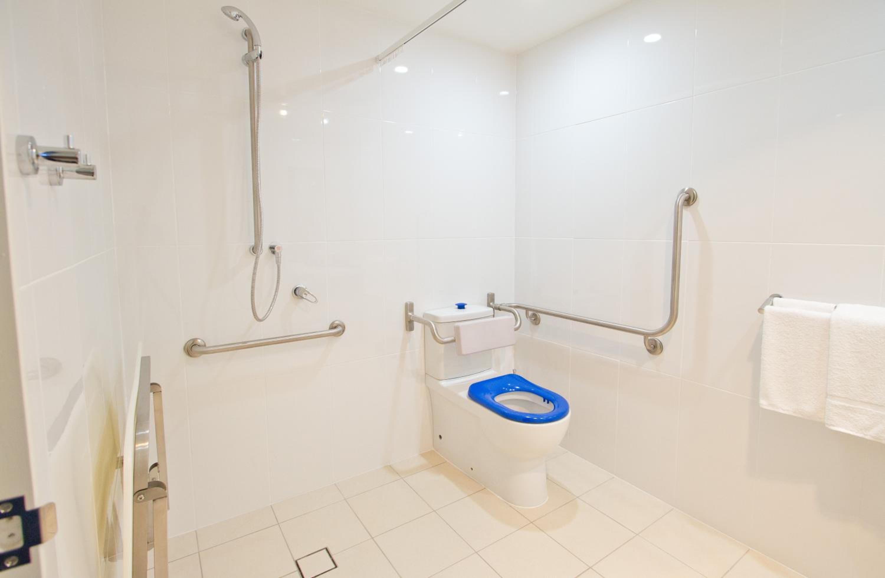 King Room - Disability Access photo 2