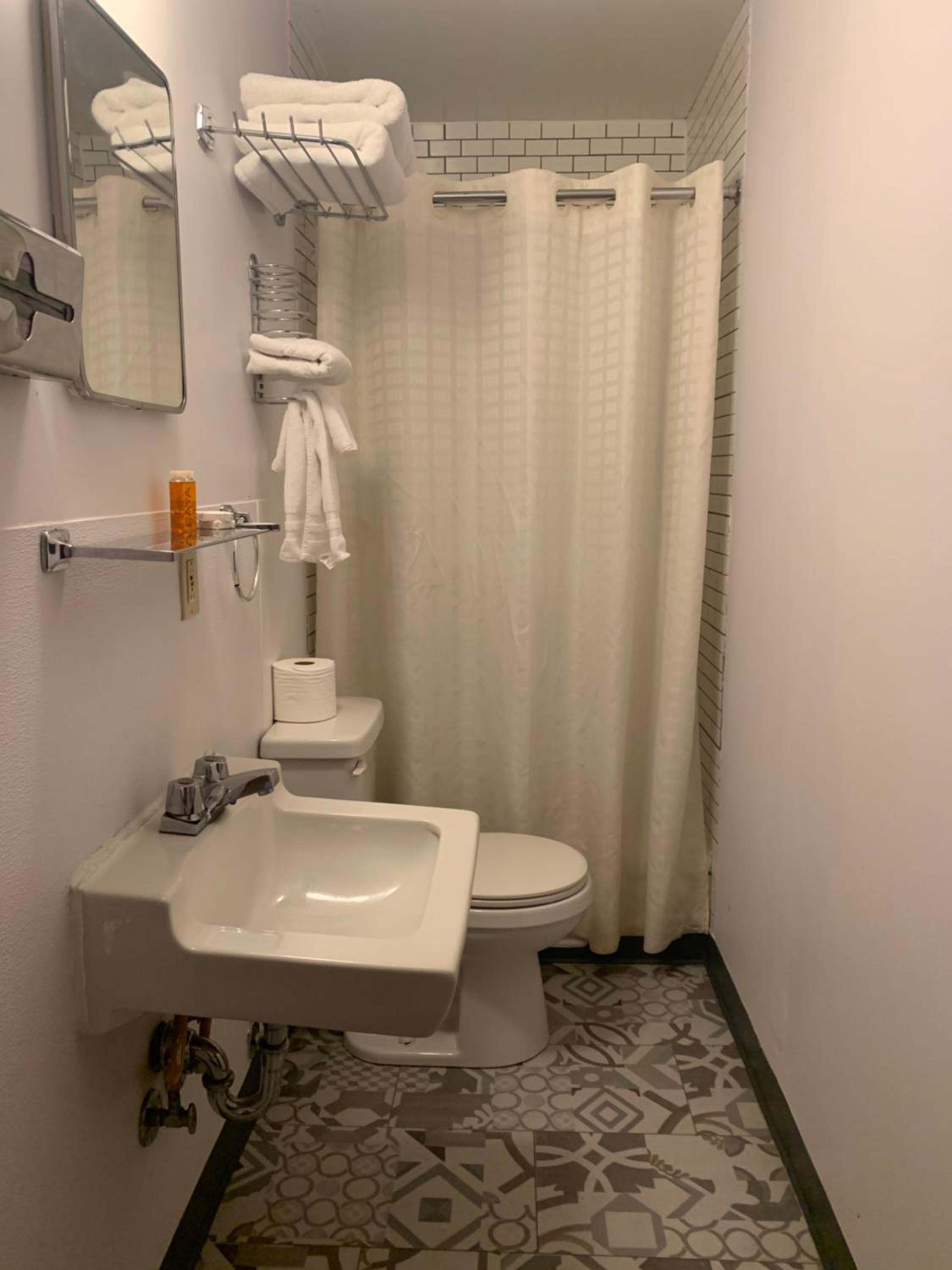 Single Queen Room photo 3