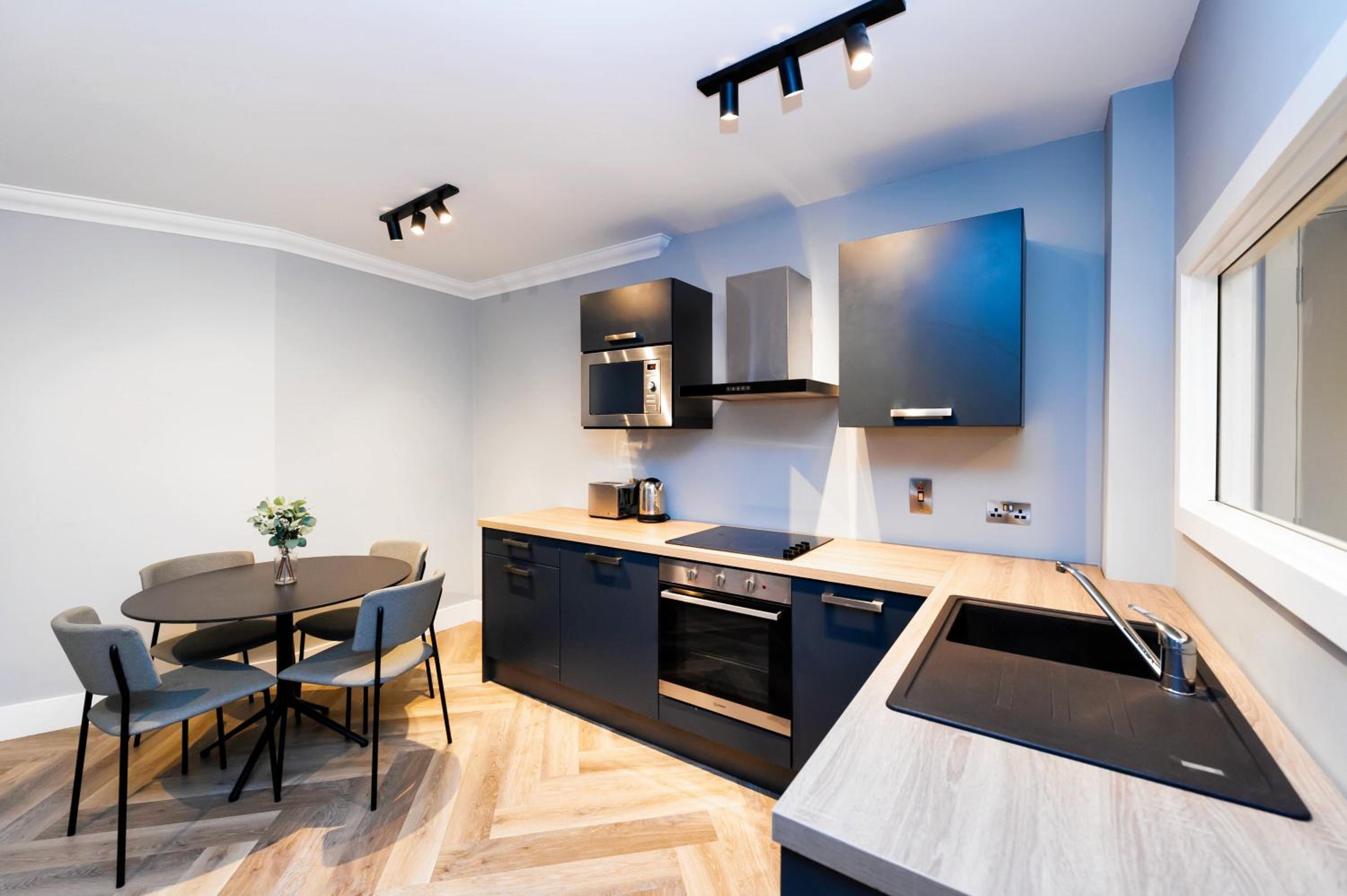 One-Bedroom Apartment thumbnail 5