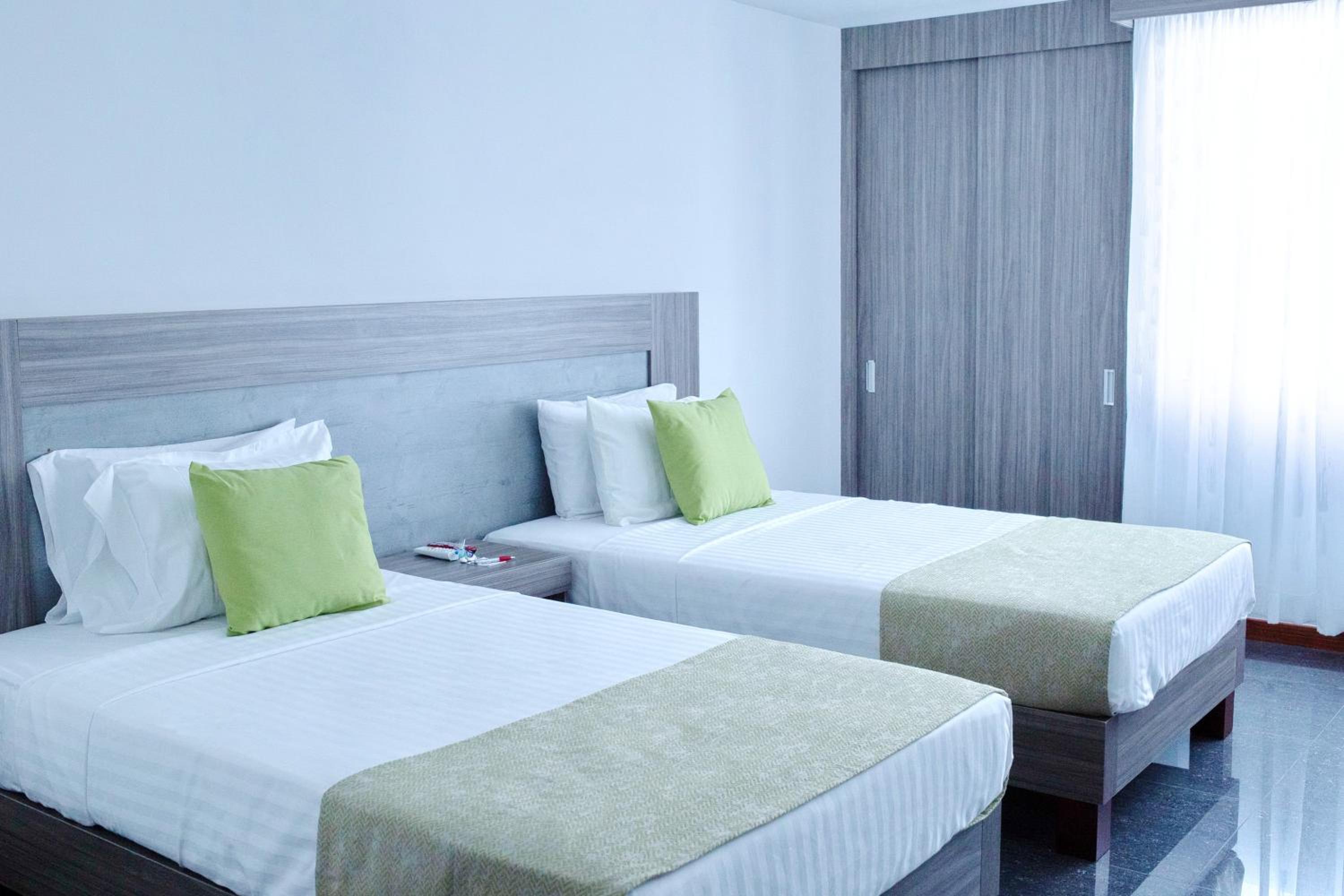 Twin Room - Photo 7