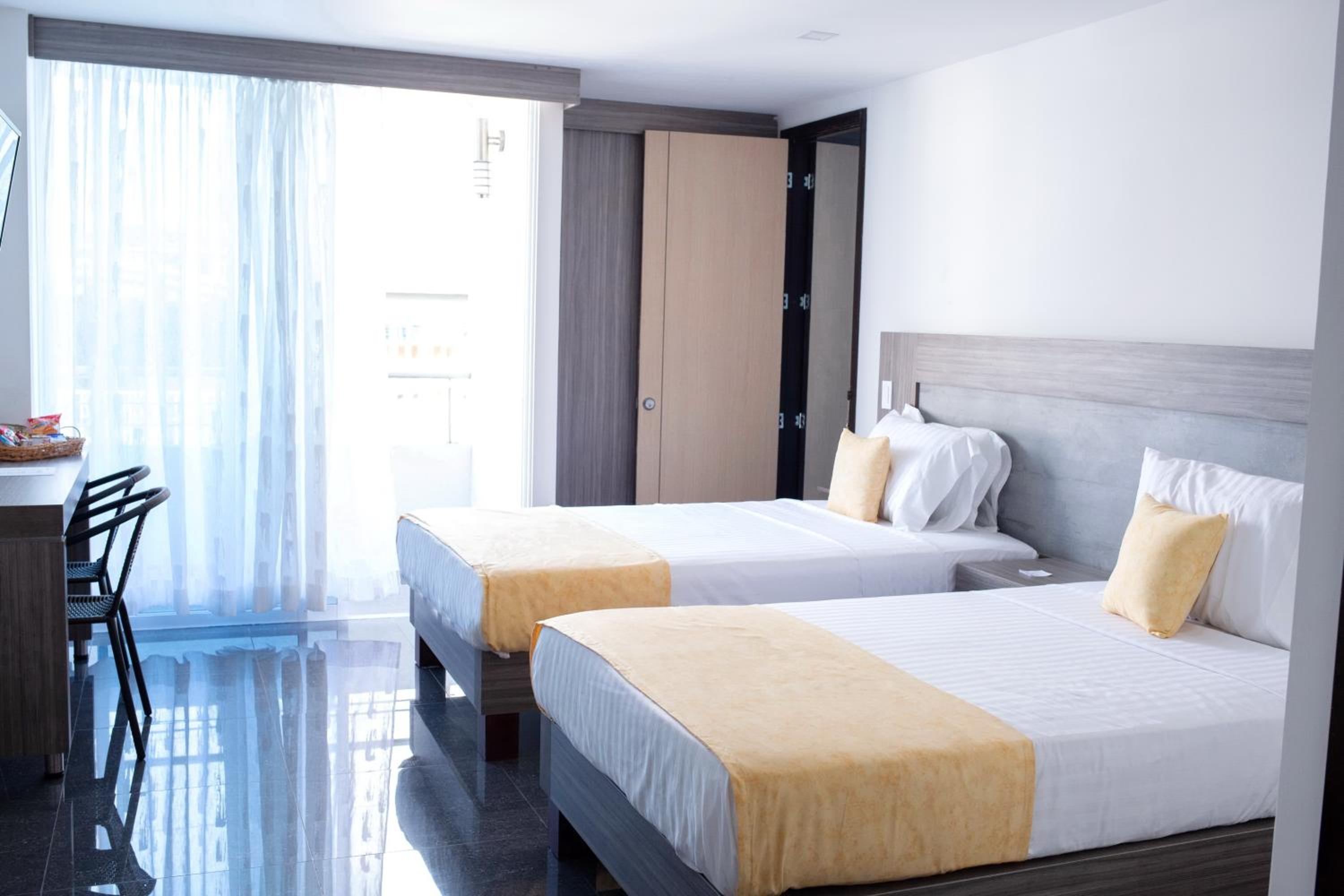 Twin Room - Photo 5