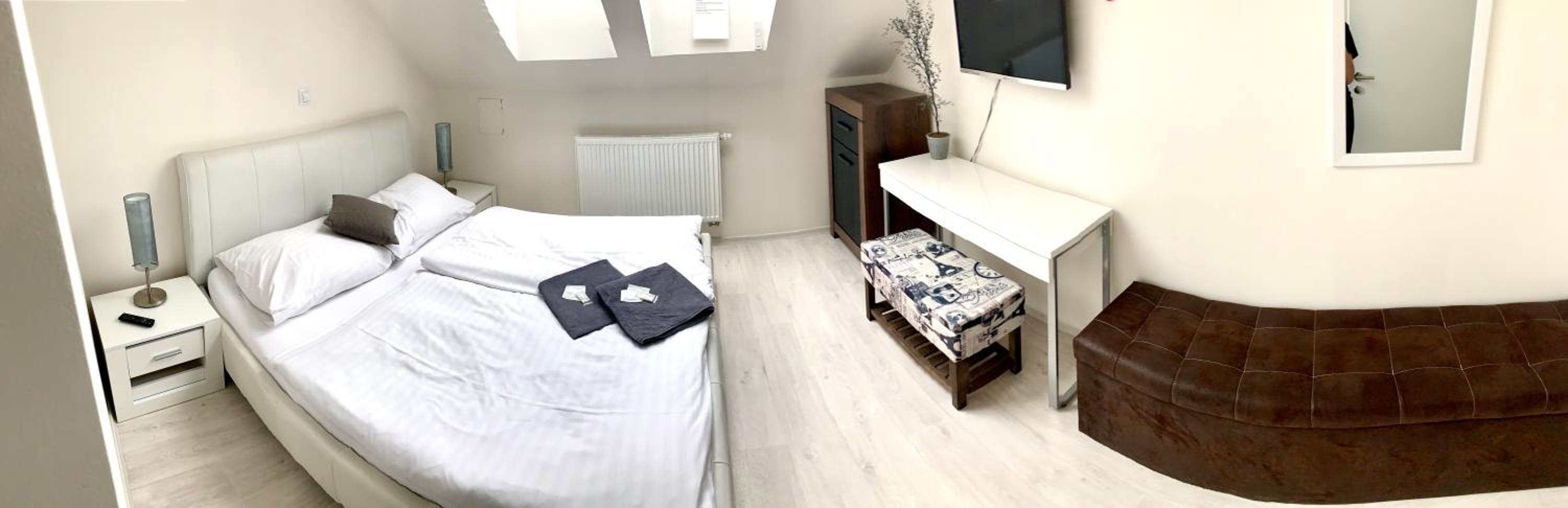 Deluxe Double Room - Photo 10