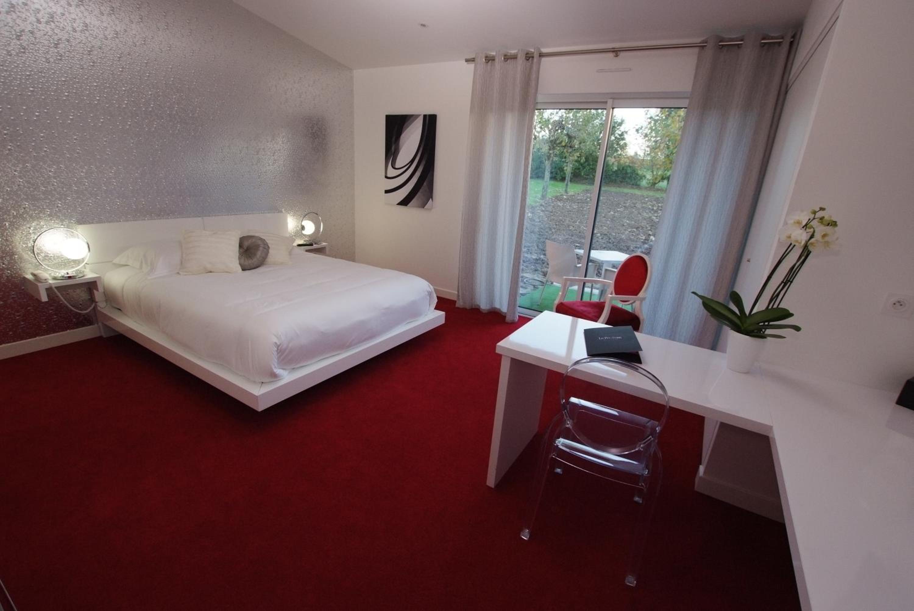 Double Room - Photo 7