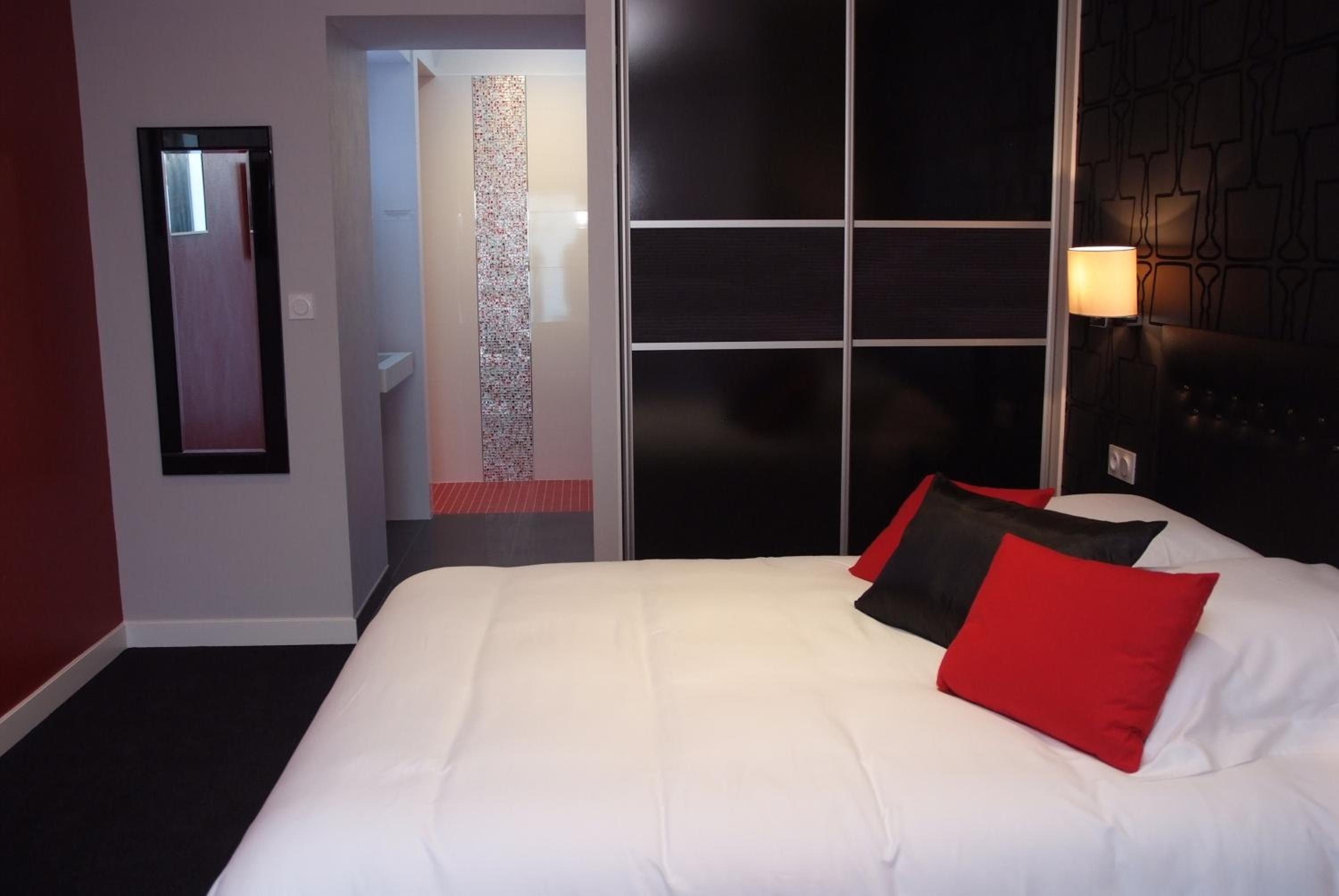 Double Room - Photo 3