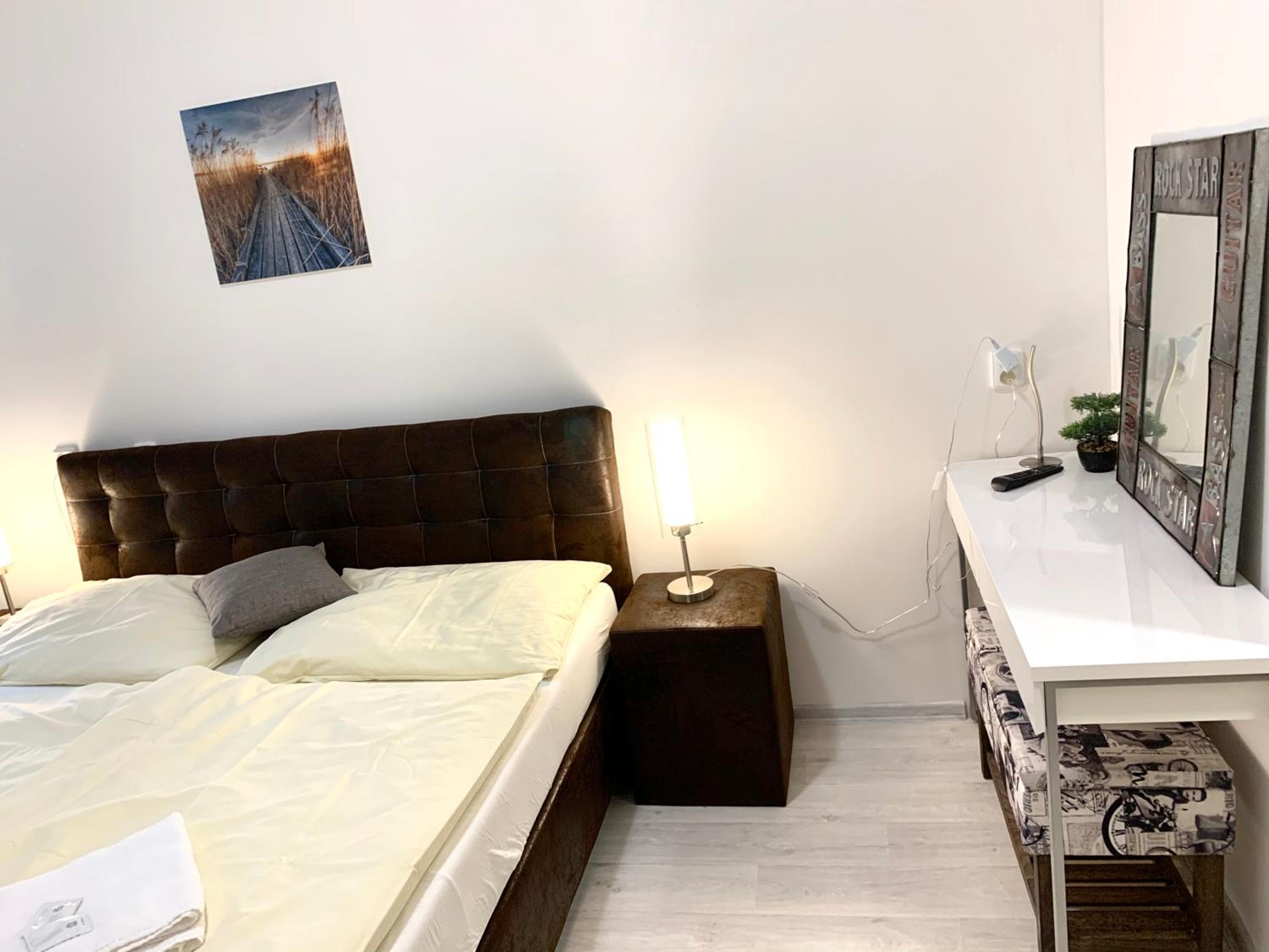 Deluxe Double Room - Photo 22