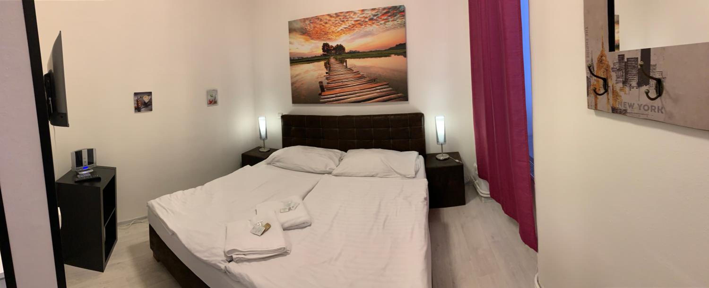 Deluxe Double Room - Photo 9