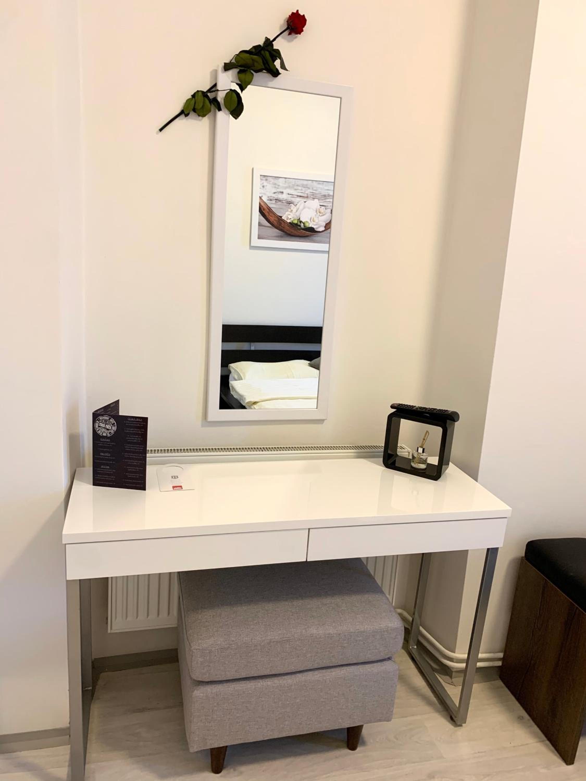 Deluxe Double Room - Photo 7