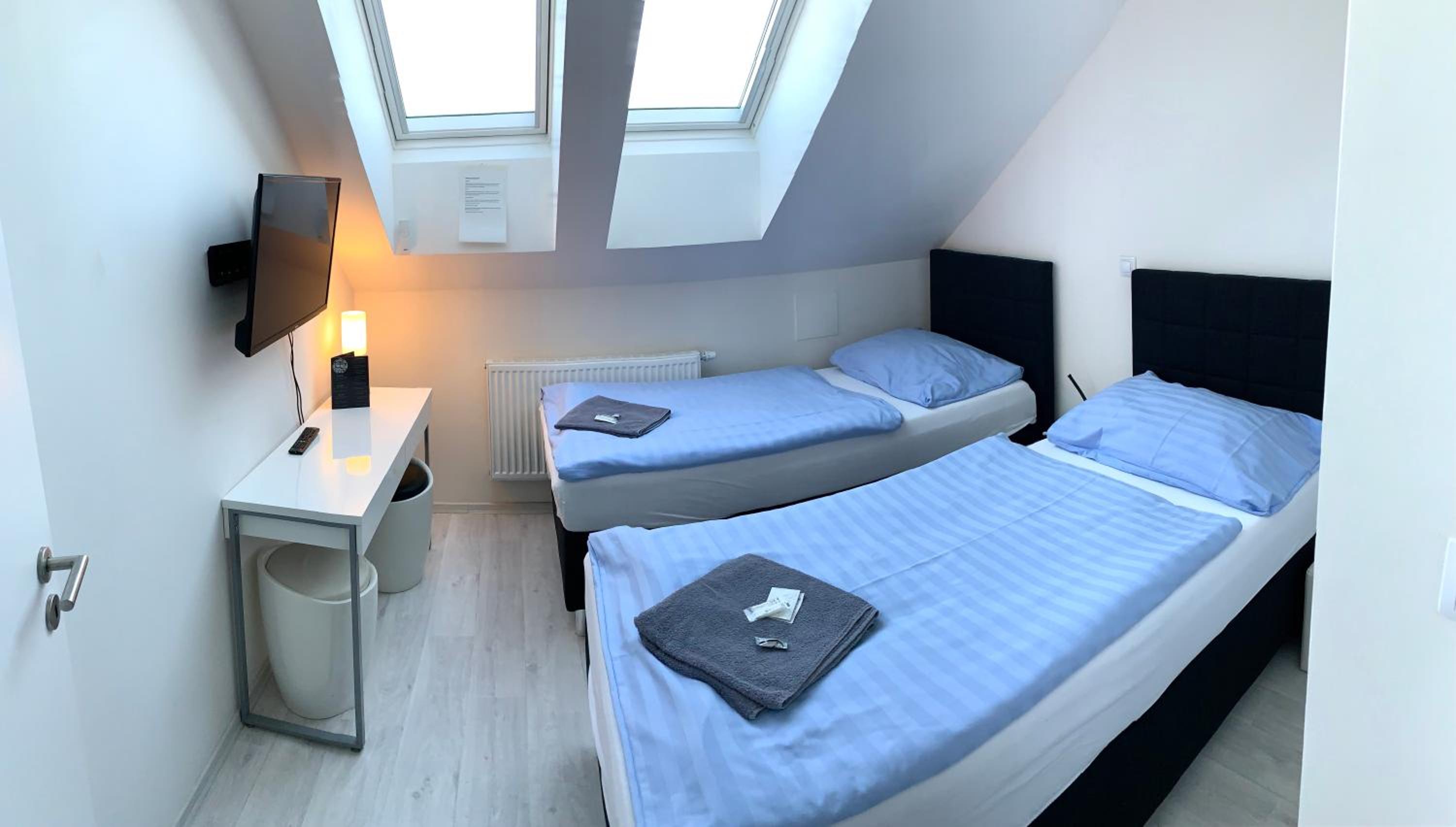 Deluxe Double Room - Photo 24