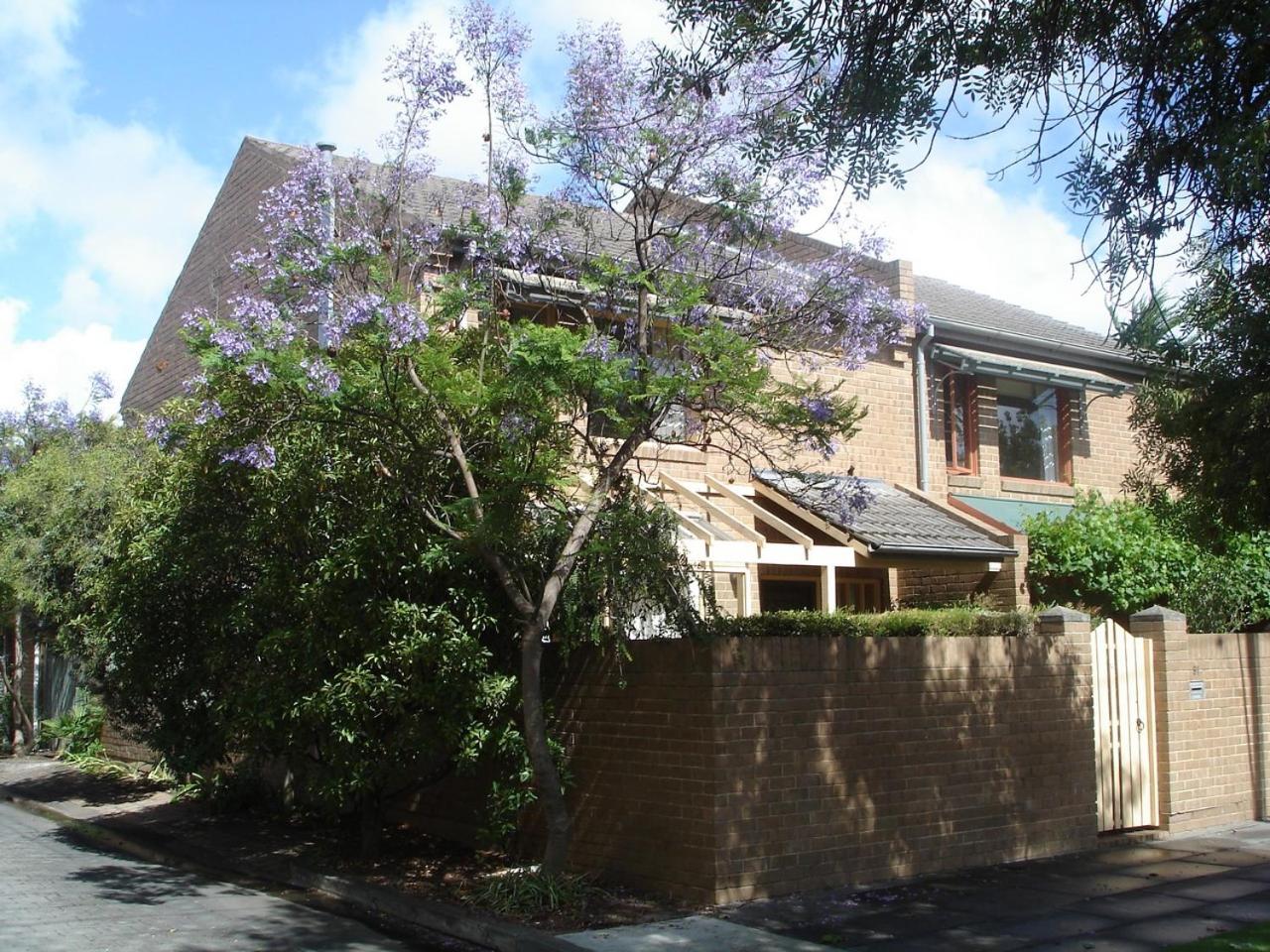 William Three-Bedroom Townhouse with Spa Bath (91 Hill Street North Adelaide) thumbnail 5