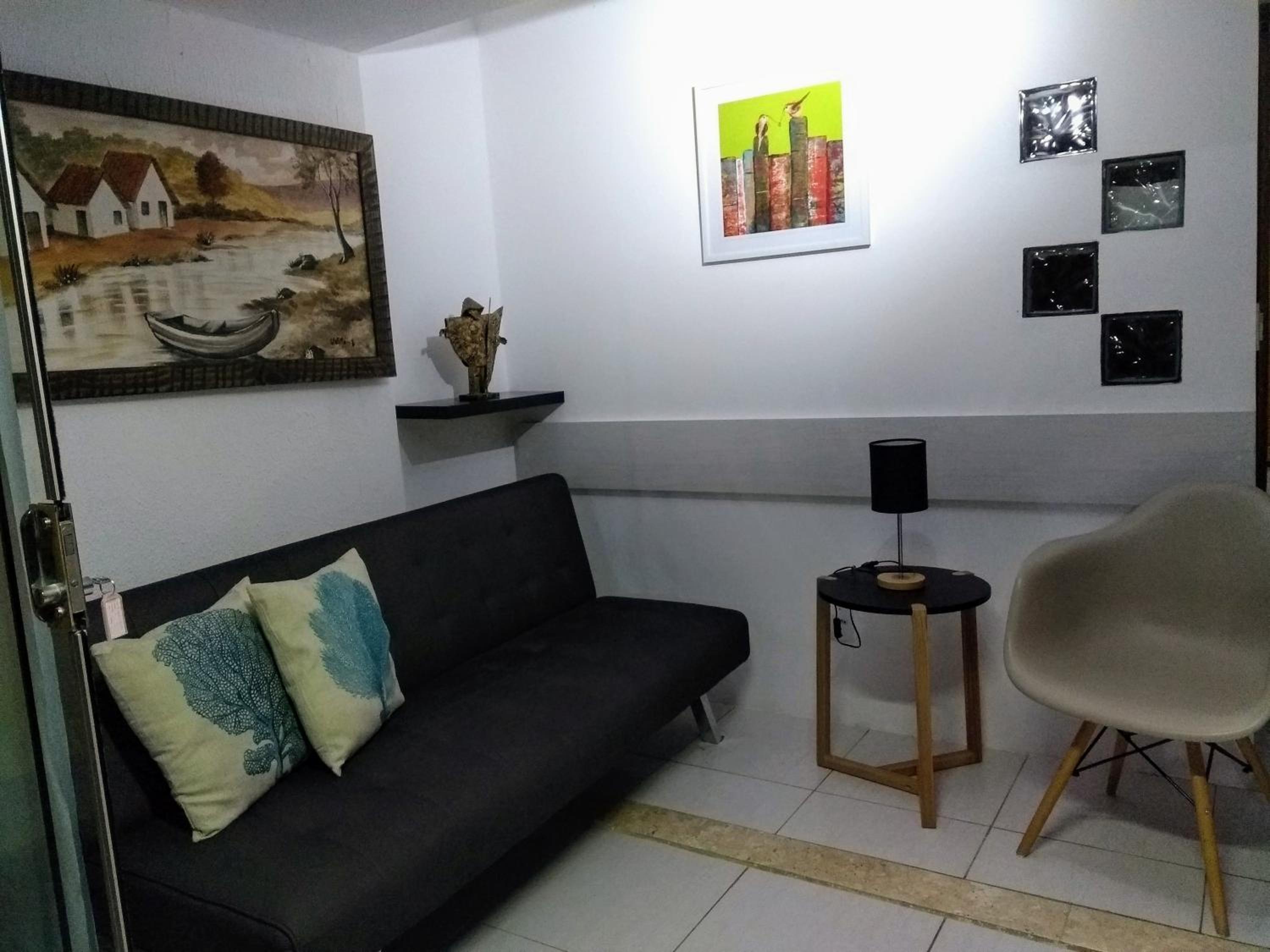 One-Bedroom Apartment - Photo 1