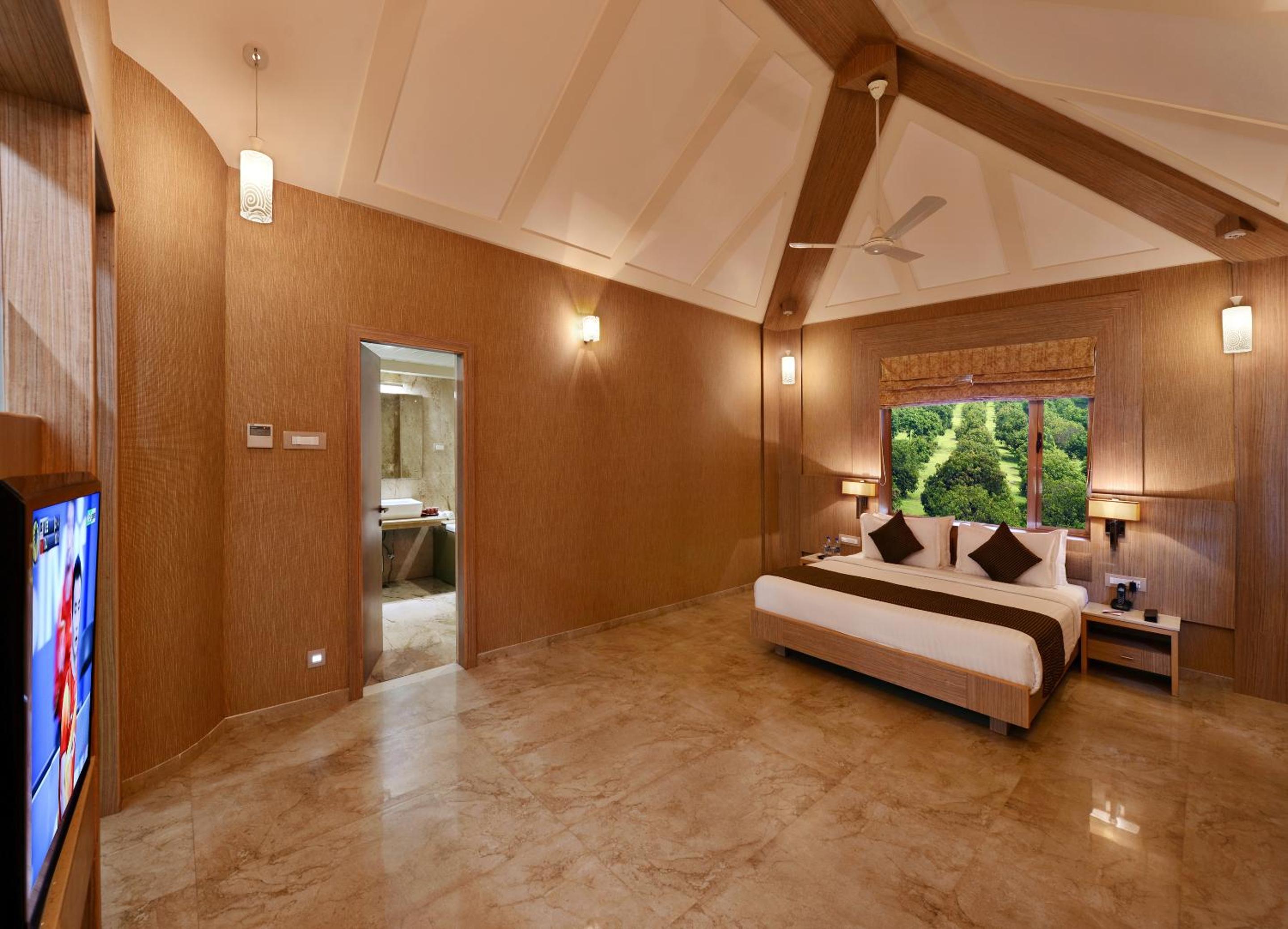 Suite - Photo 3