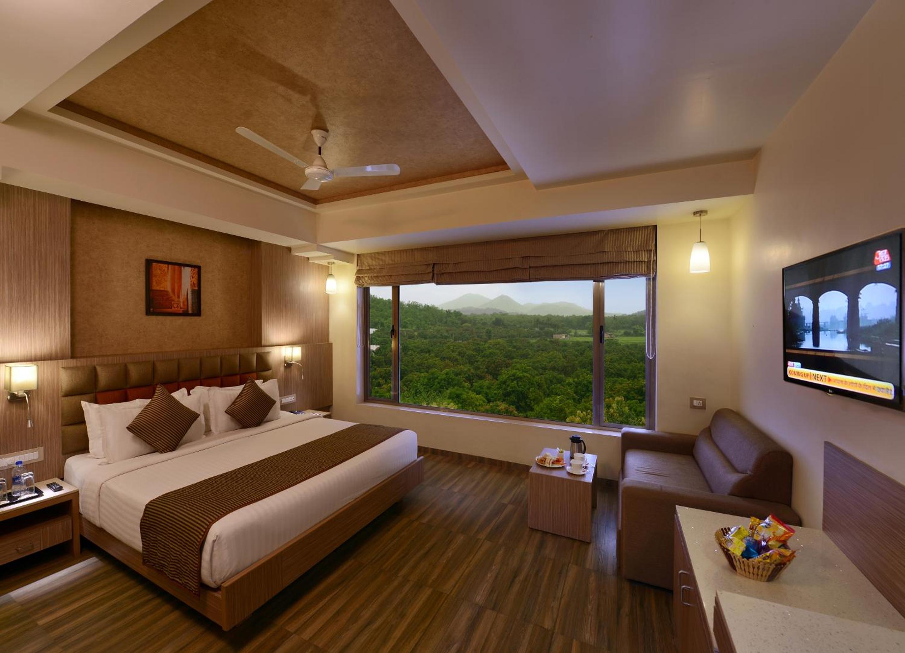 Deluxe Room - 1 Double Bed - Photo 4