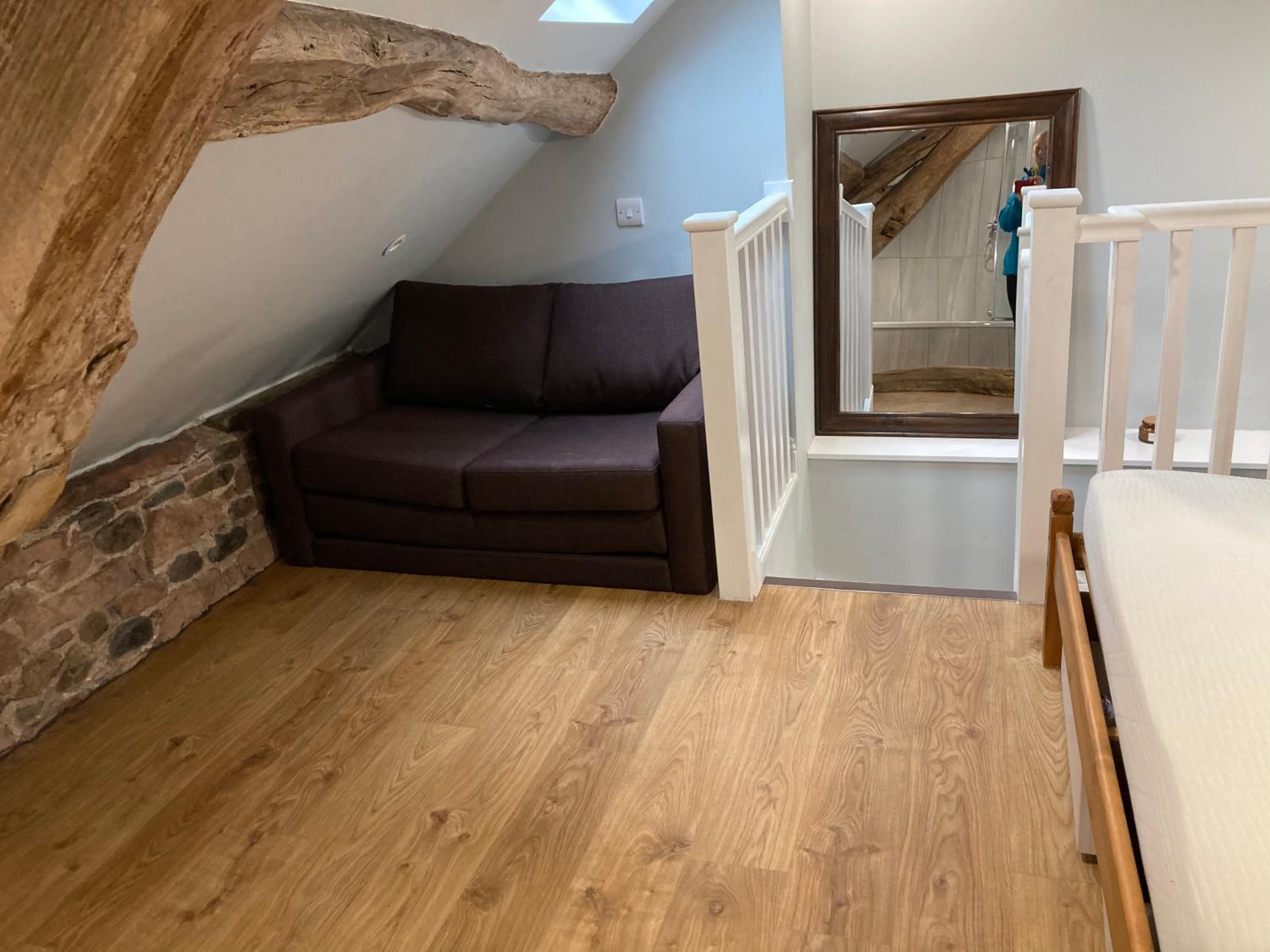 One-Bedroom Apartment - Photo 3
