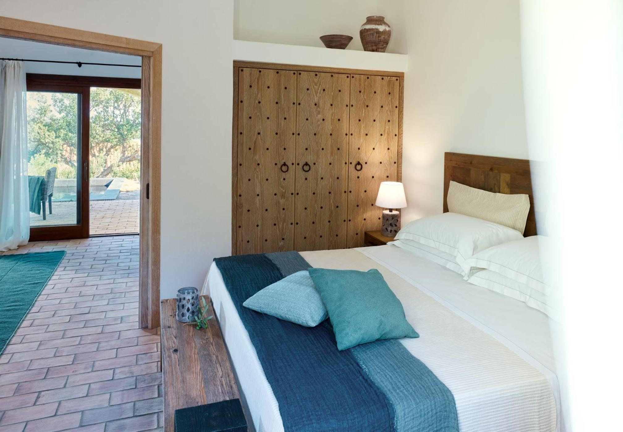 Deluxe Suite with Private Pool - Photo 6