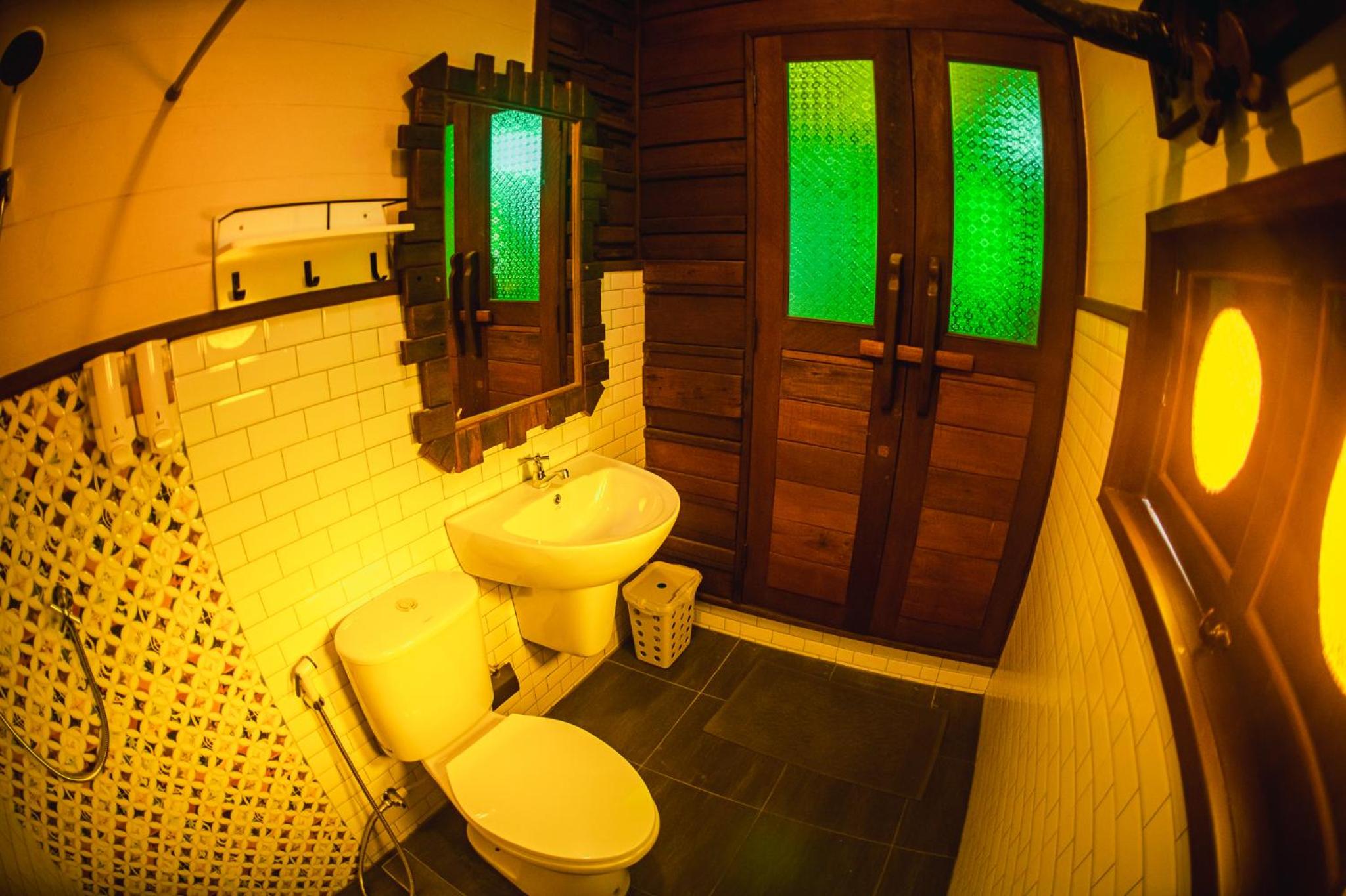 Twin Room with Private Bathroom - Photo 2
