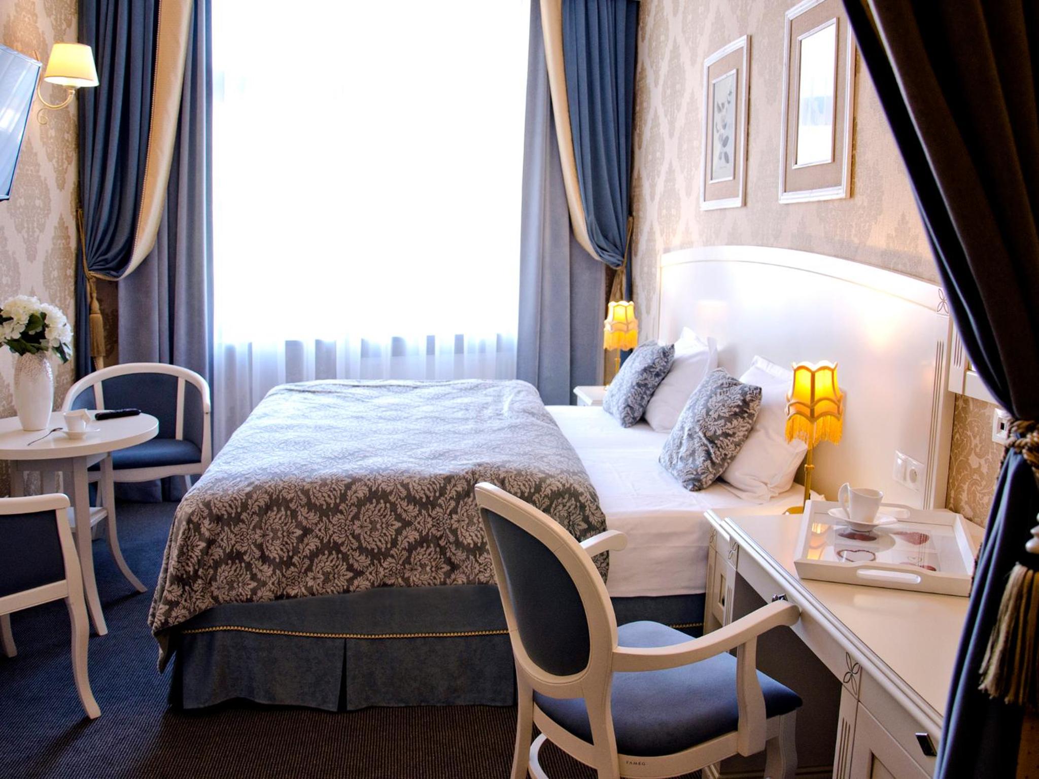 Deluxe Double or Twin Room photo 2