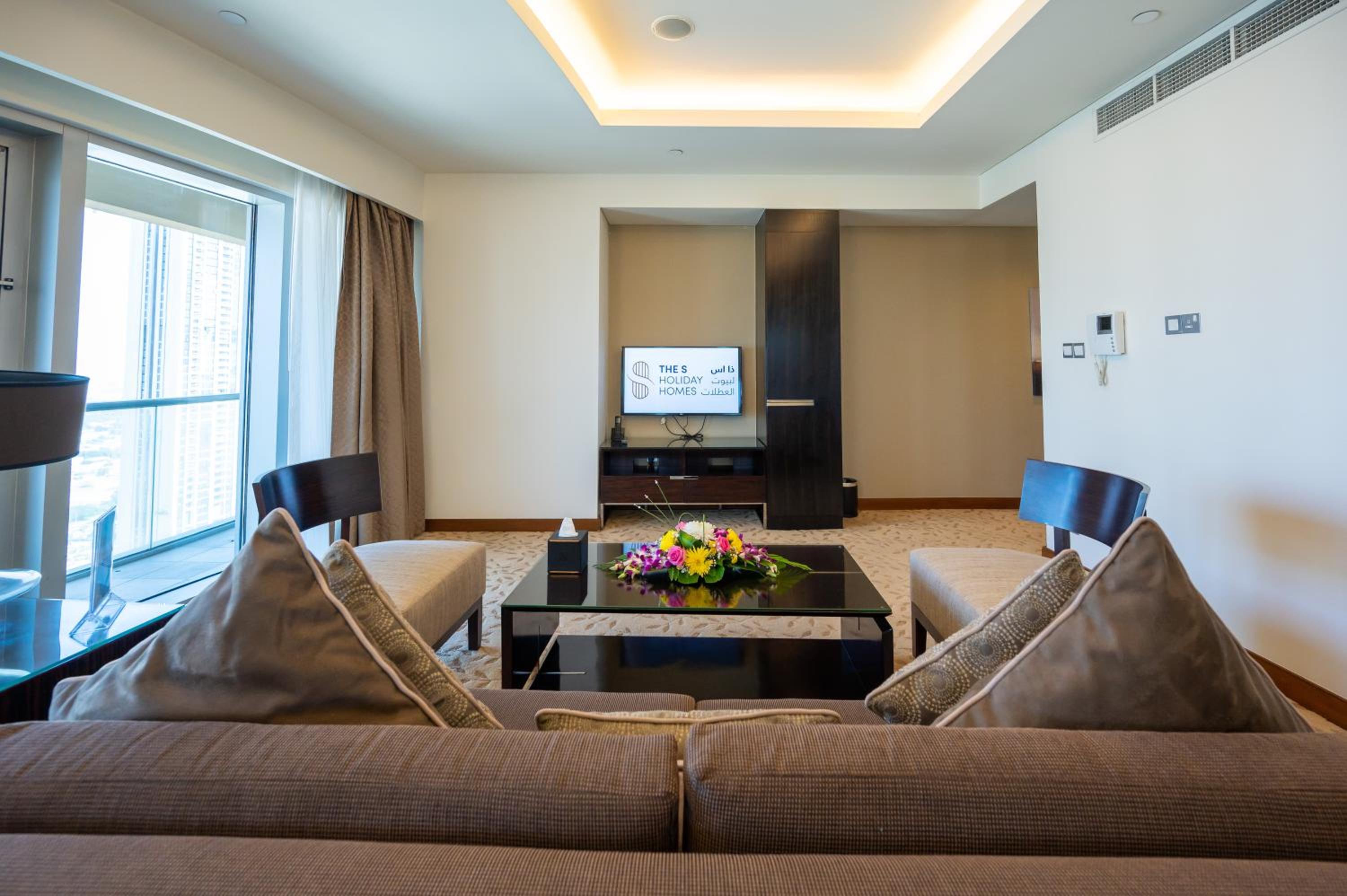 One-Bedroom Apartment with City View photo 1