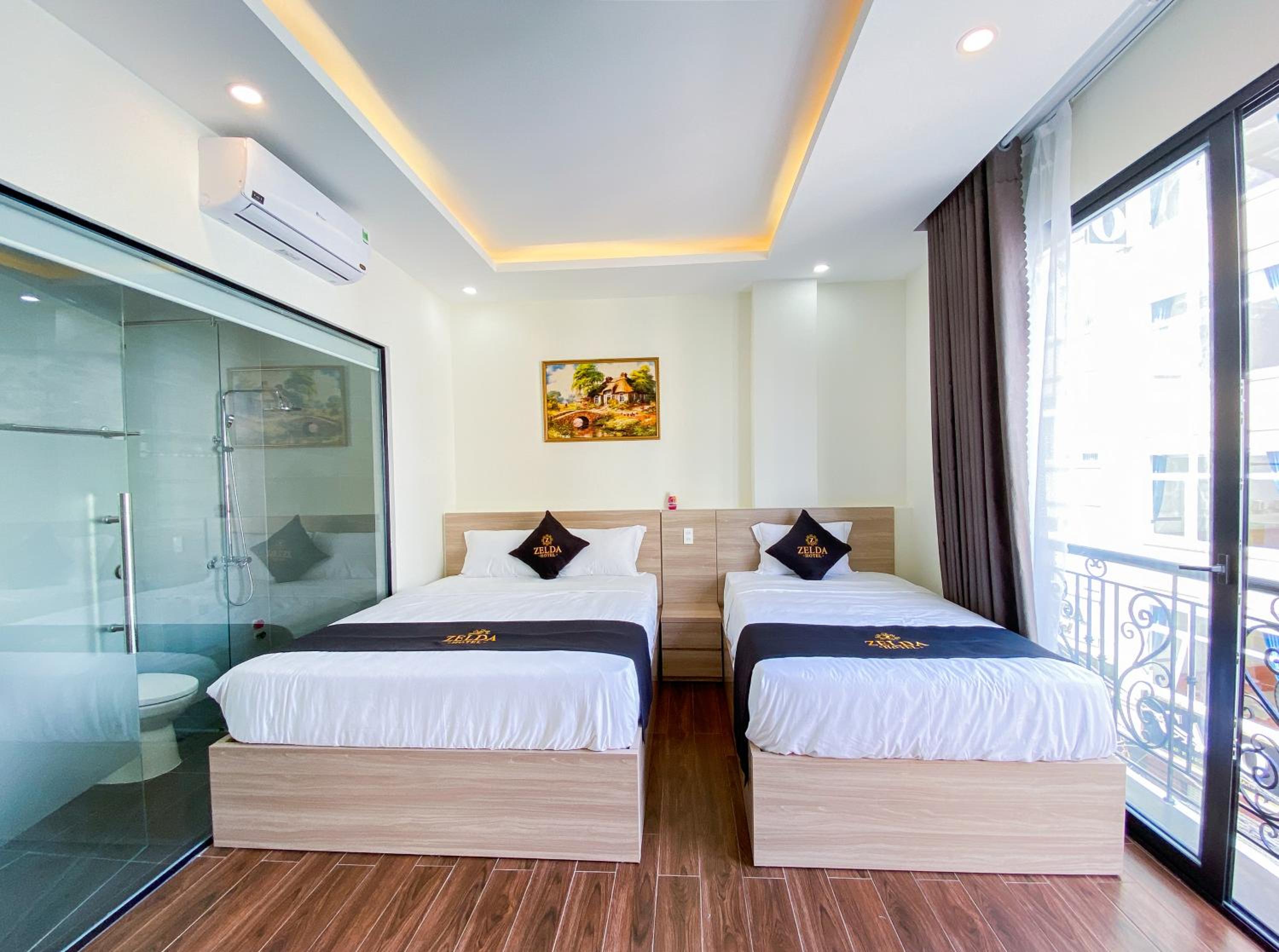 Family Suite with Balcony - Photo 3