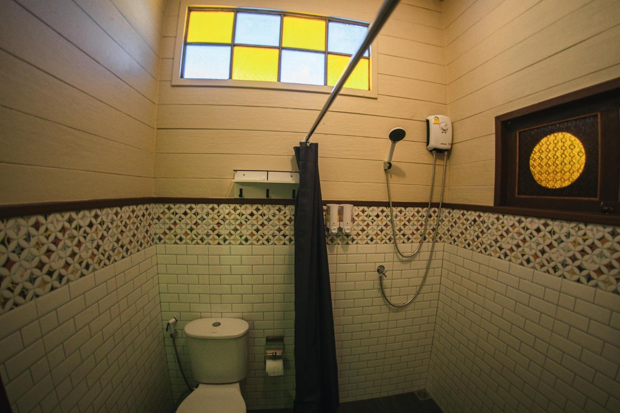 Deluxe King Room - Photo 6
