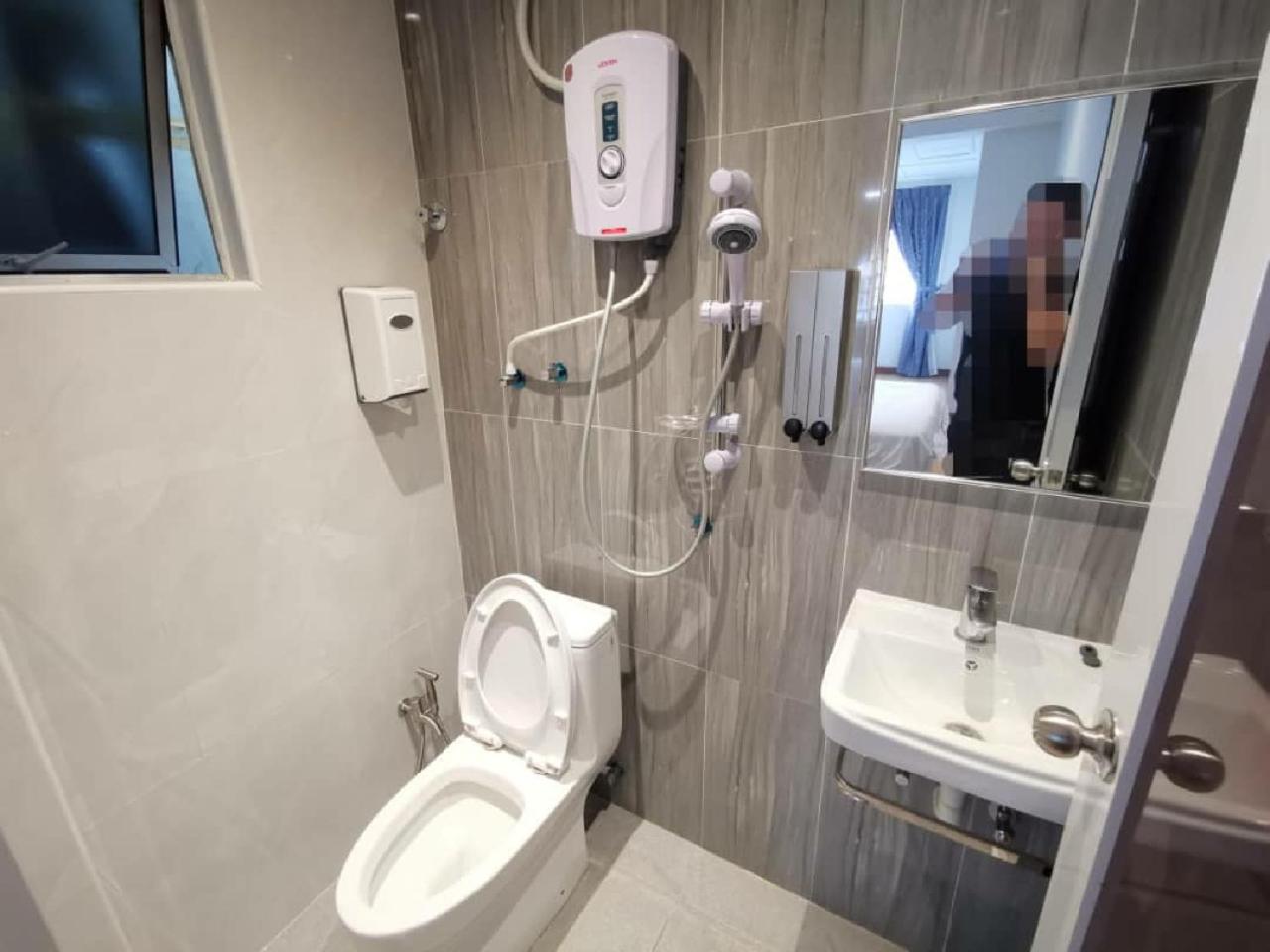 Double Room - Photo 10