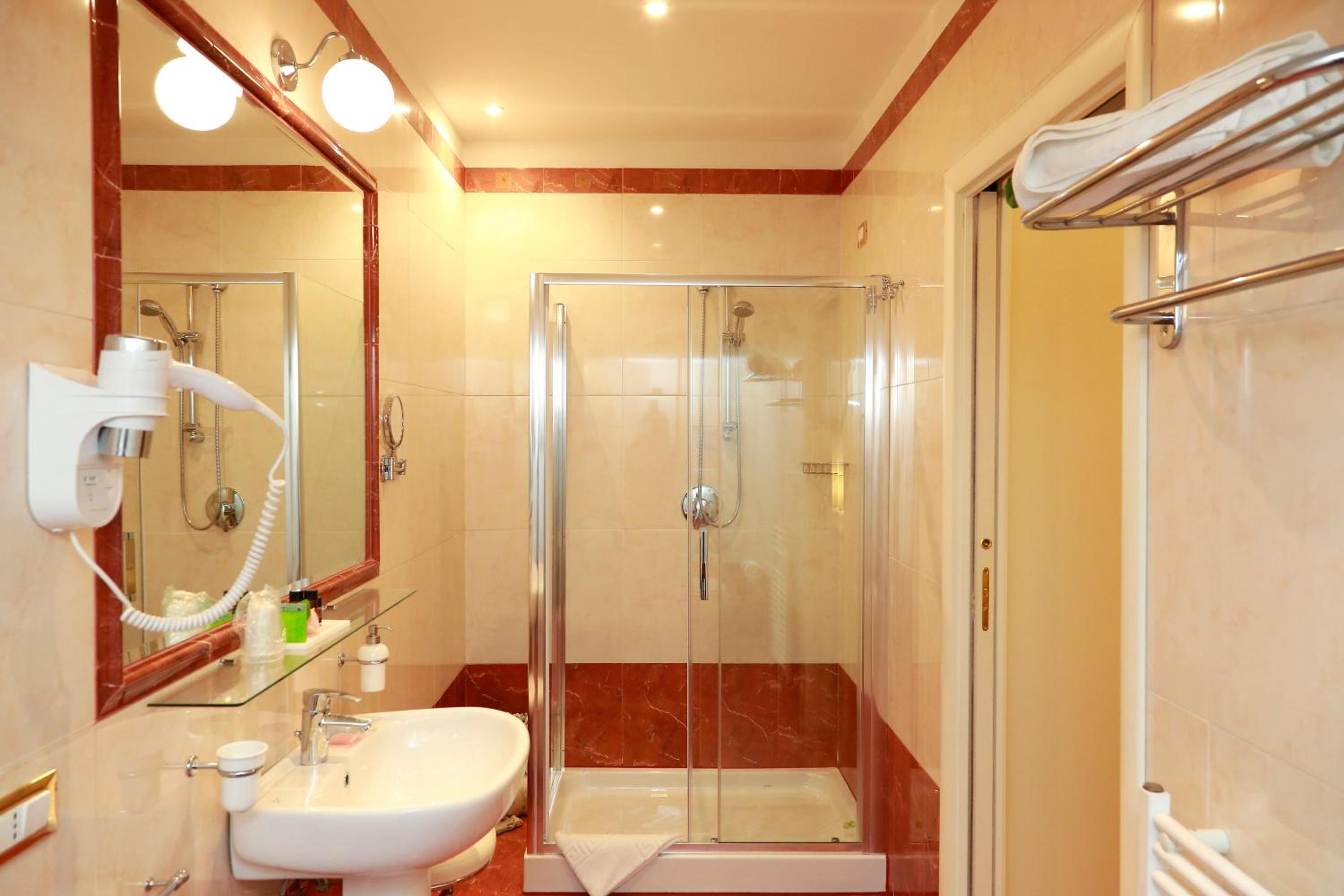 Comfort Triple Room photo 3