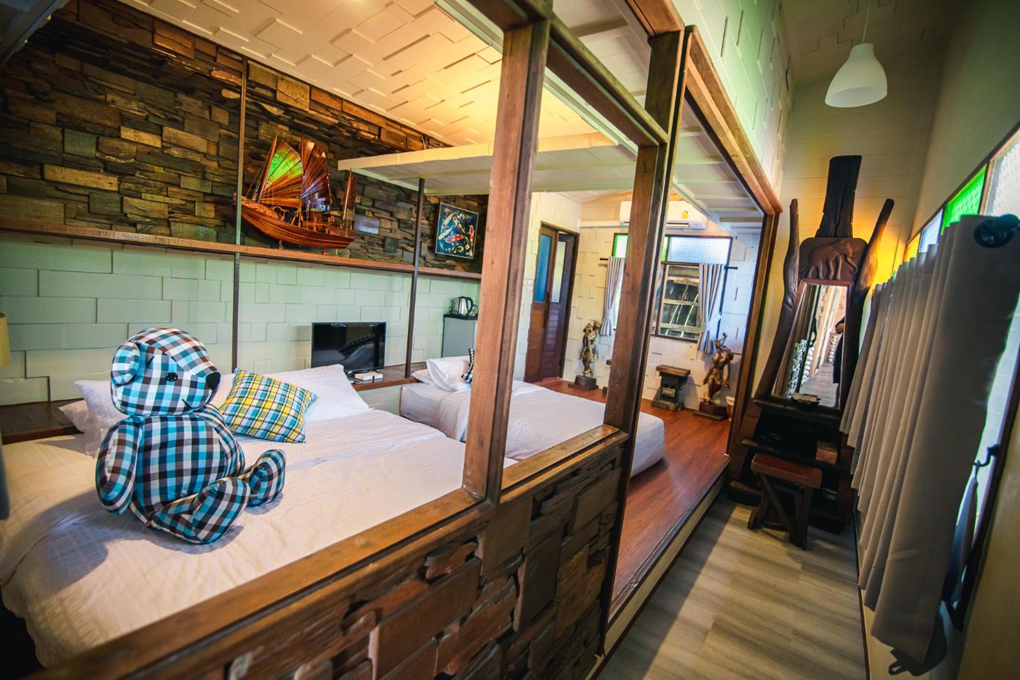 Triple Room with Balcony - Photo 3