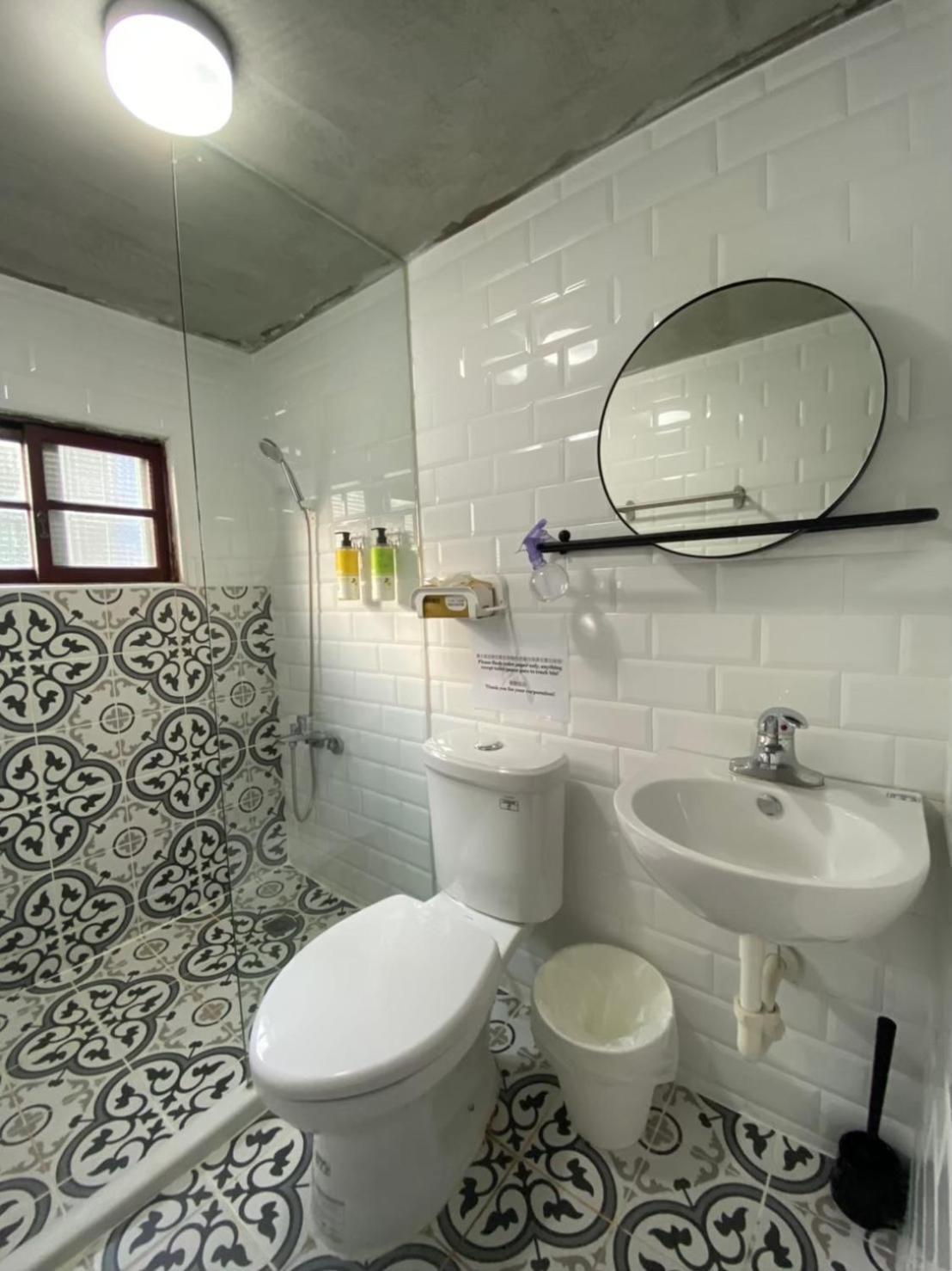Standard Double Room with Shared Bathroom photo 2