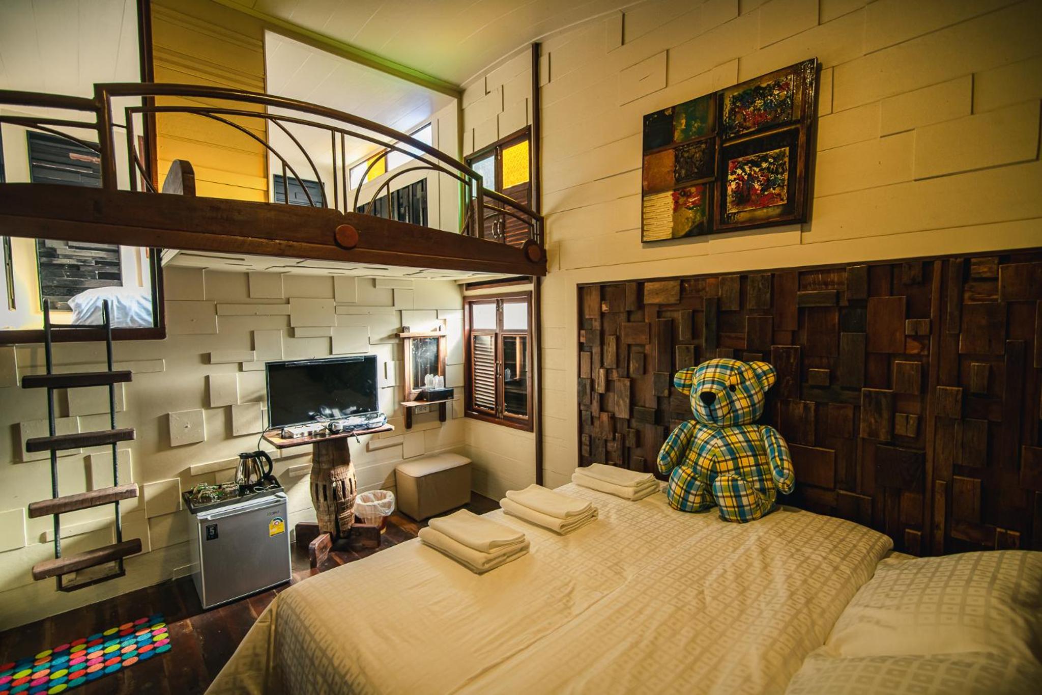 Deluxe Double Room with Extra Bed - Photo 2