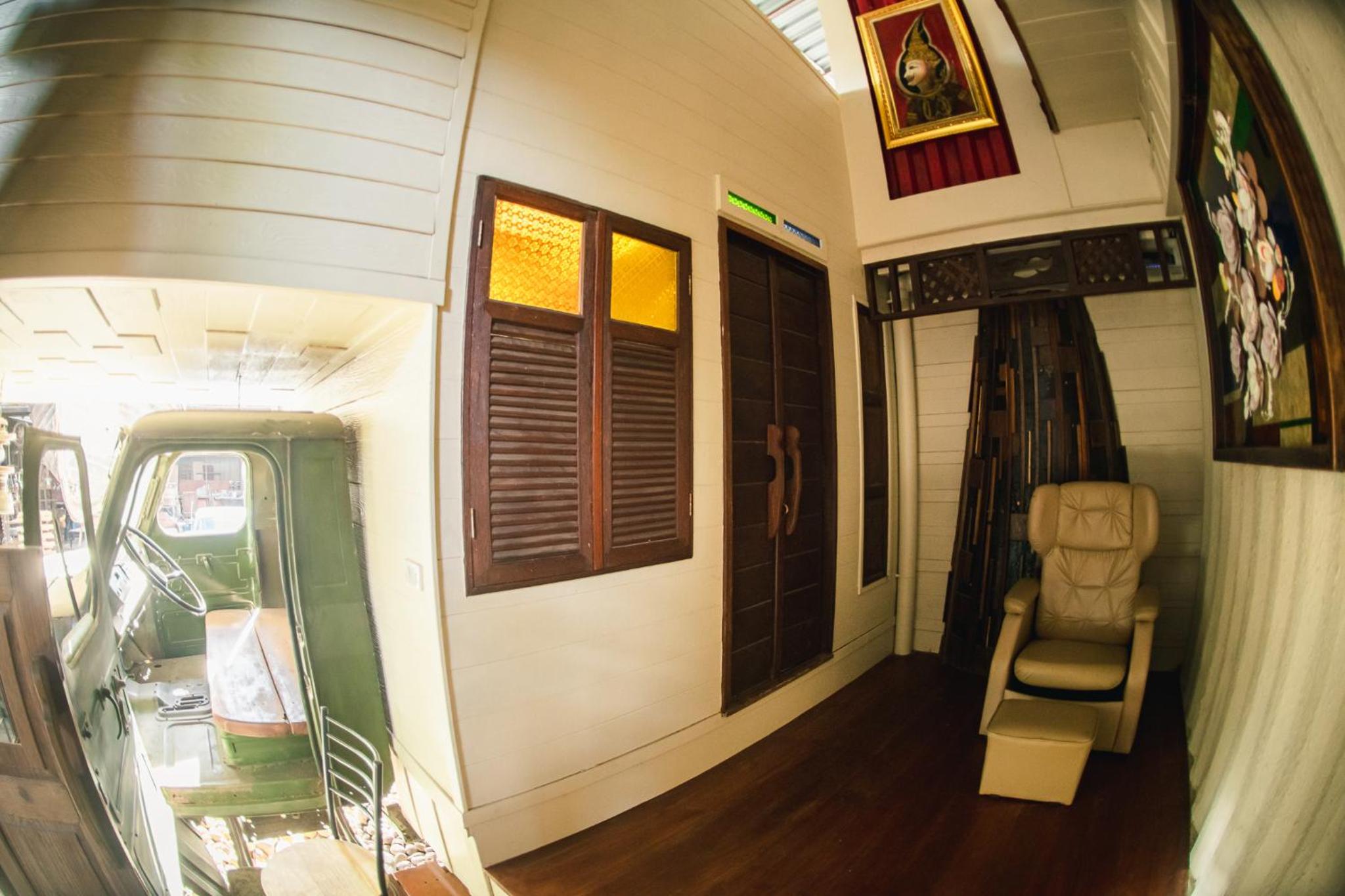 Deluxe Double Room with Extra Bed - Photo 1