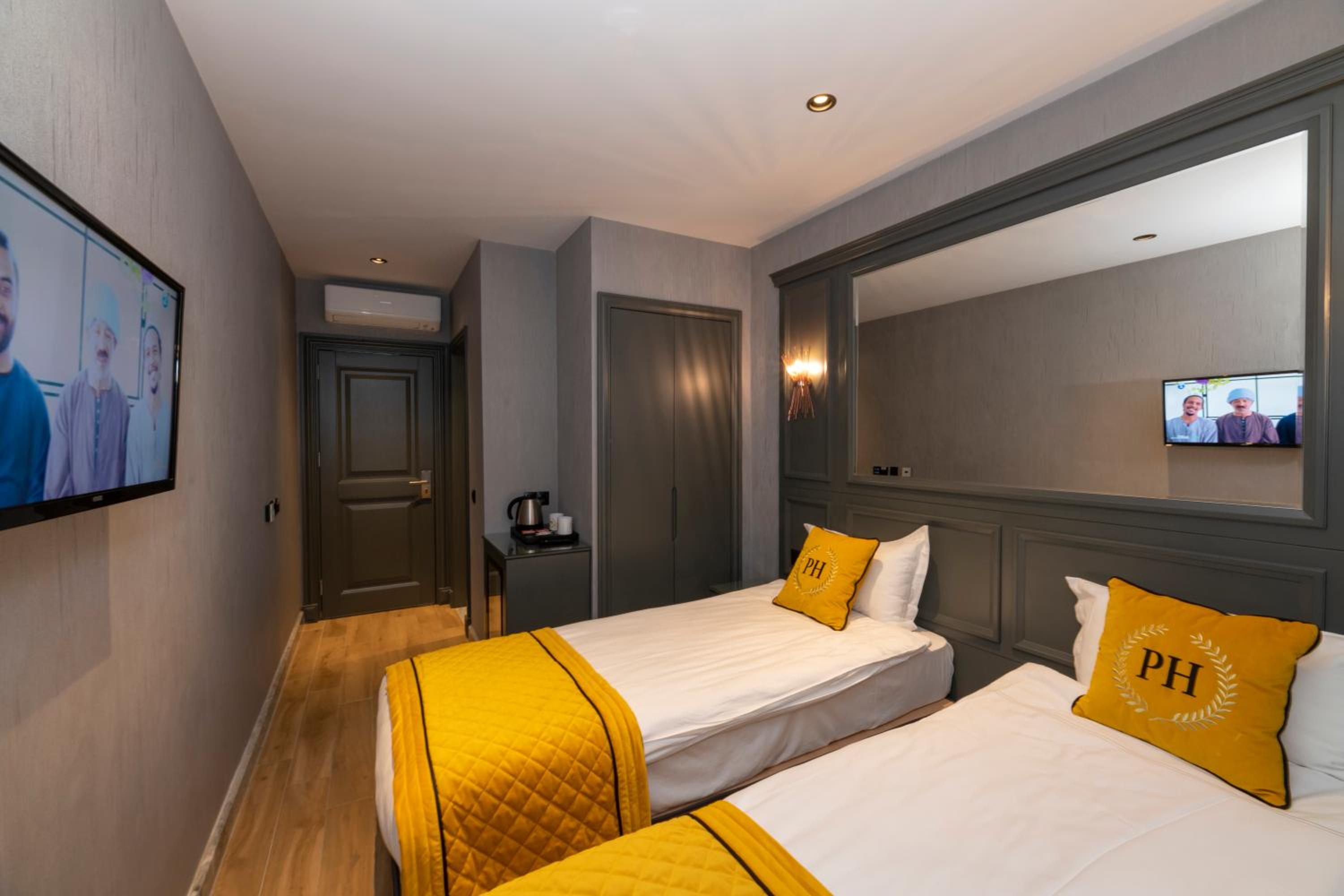 Deluxe Quadruple Room photo 3