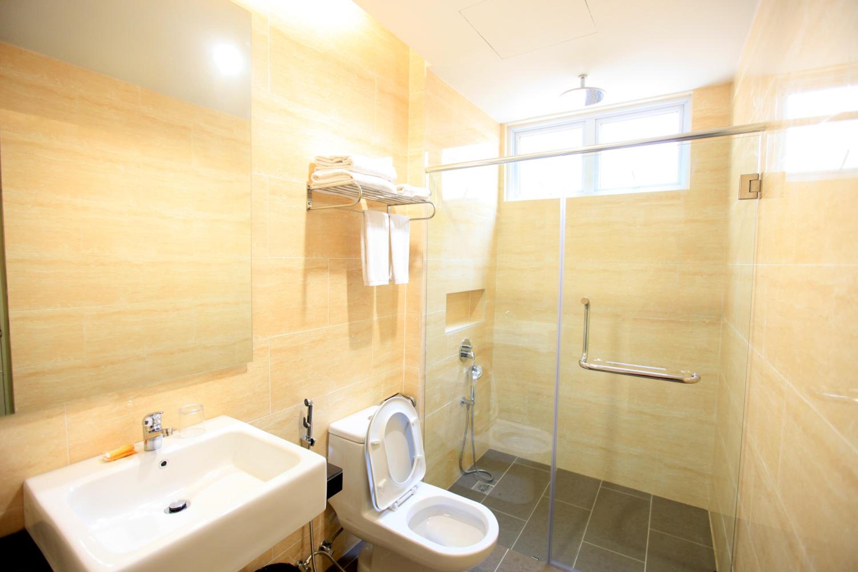 Three-Bedroom Apartment - Photo 6