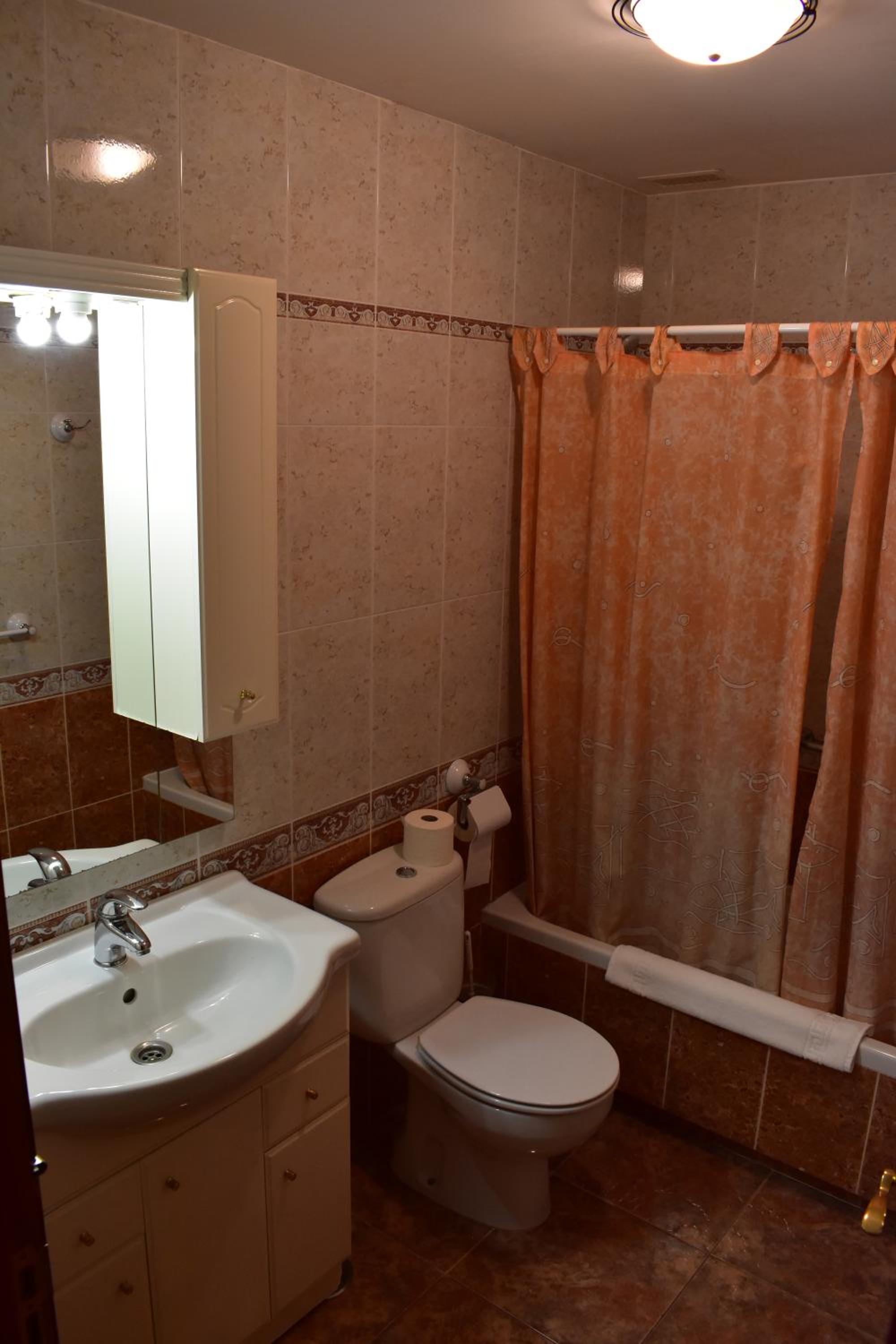 Double or Twin Room with Shared Bathroom photo 2