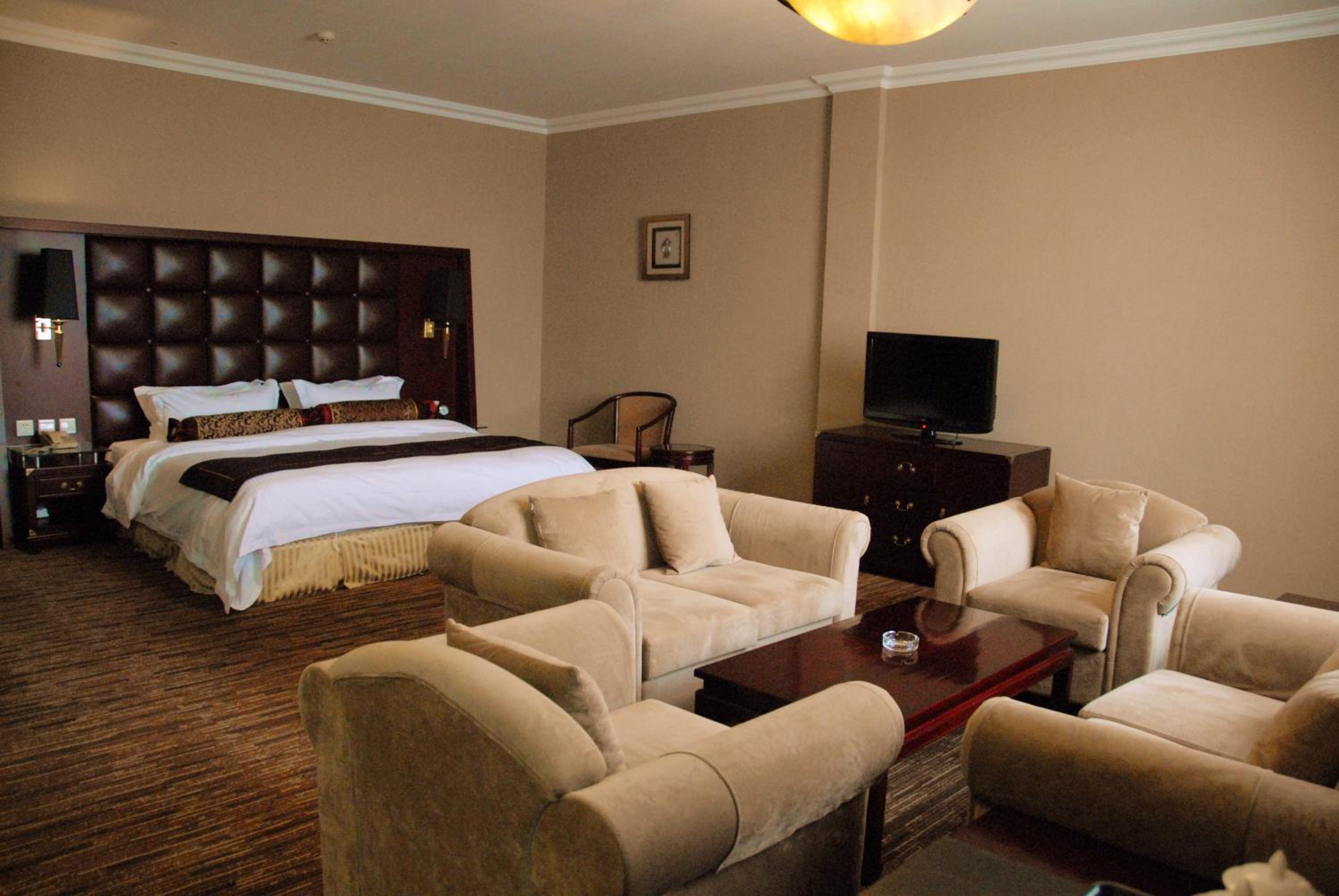 Business King Size Bed Suite