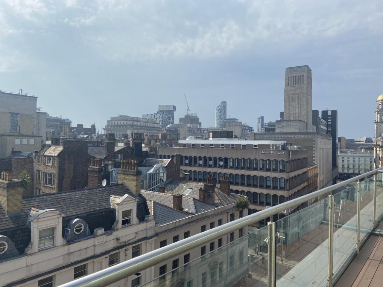Deluxe Double Room with Balcony and City View - Photo 2